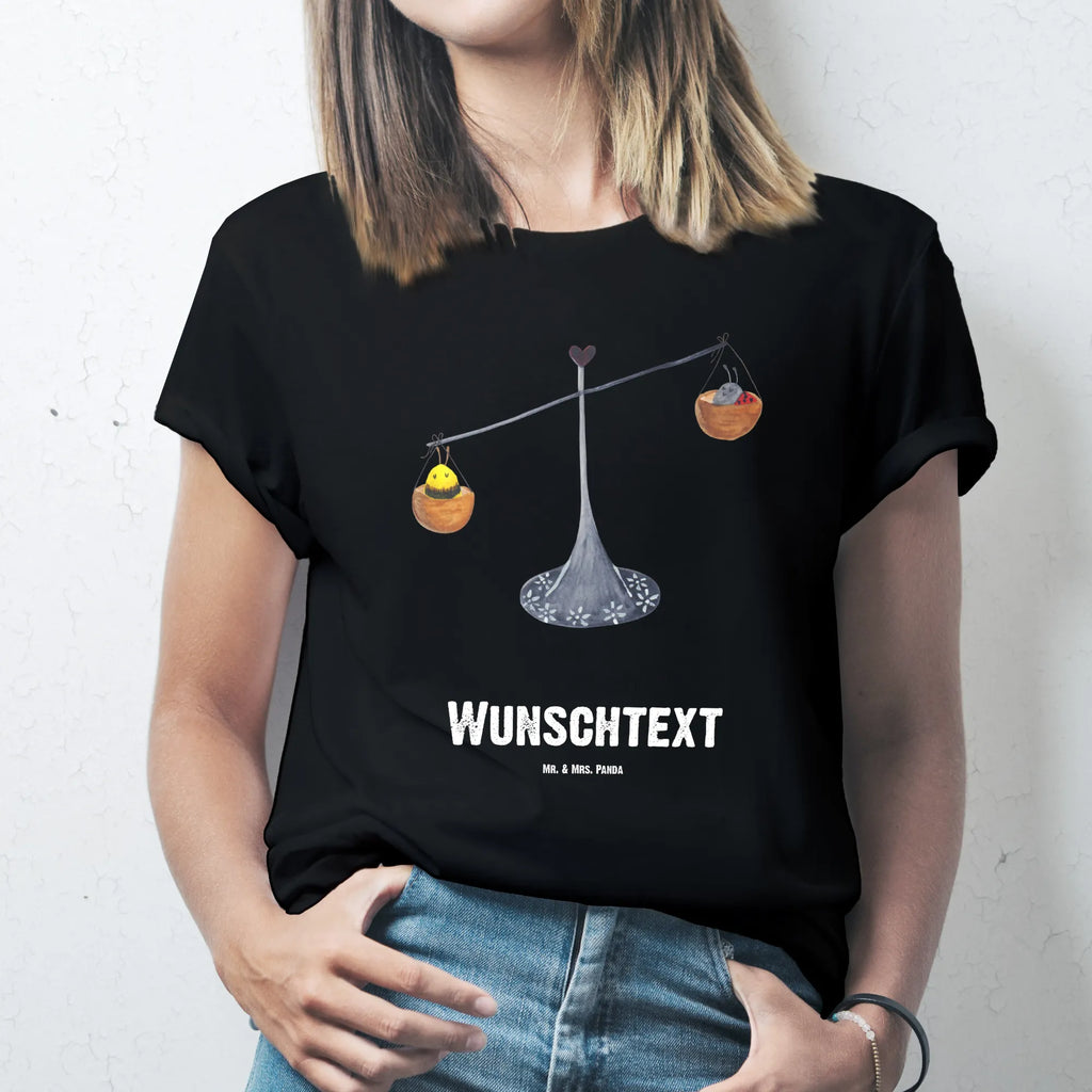 Personalisiertes T-Shirt Sternzeichen Waage Bedrucken, T-Shirt mit Aufruck, Wunschtext, T-Shirt mit Namen, T-Shirt Personalisiert, Astrologie, Aszendent, Tierkreiszeichen, Horoskop, Sternzeichen, Waage Sternzeichen, Waage, Biene, Geschenk Oktober, Marienkäfer, Gleichgewicht, Geburtstag Oktober, Waage Geschenk, Hummel, Geburtstag September, Geschenk September