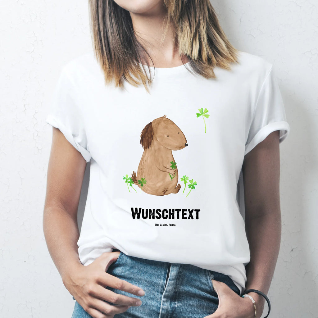 Personalised T-Shirt Dog shamrock T-Shirt mit Namen, T-Shirt mit Aufruck, Männer, Frauen, Wunschtext, Bedrucken, T-Shirt Personalisiert, Hundemotiv, Hund, Haustier, Tierliebhaber, Sprüche, Hunderasse, Hundebesitzer, Glück, Glücksbringer, Neuanfang, Tagträume, Kleeblatt, Motivation, Geschenk, Selbstliebe, Achtsamkeit