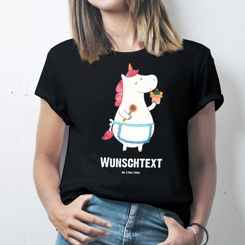 Rozmiar L Personalizowana koszulka Jednorożec Kuchnia T-Shirt Personalisiert, Bedrucken, Wunschtext, T-Shirt mit Aufruck, T-Shirt mit Namen, Einhorn Deko, Unicorn, Einhorn, Einhörner, Koch, Träumen, Hobbykoch, Bäckerin, Backen, Kuchen, Motivation, Muffin, Torte, Träumer