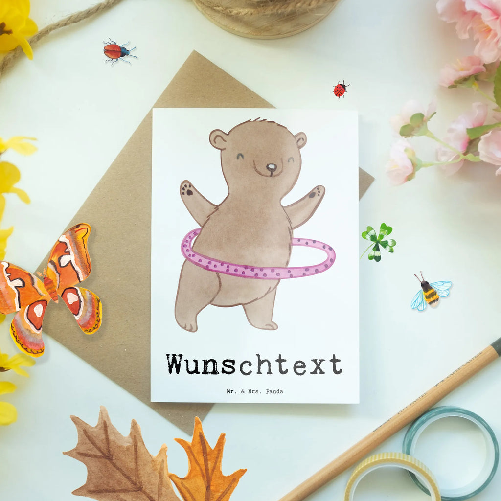 Personalisierte Grußkarte Bär Hula Hoop Personalisierte Einladungskarte, Personalisierte Grußkarte, Personalisierte Glückwunschkarte, Personalisierte Postkarte, Grußkarte Selber Drucken, Grußkarten Personalisiert, Grußkarte Selbst Gestalten, Grußkarte mit Persönlichen Nachrichten, Personalisierte Karte, Personalisierte Hochzeitskarte, Grußkarte mit Namen, Personalisiertere Klappkarte, Grußkarte als Geldgeschenk, Personalisierte Geburtstagskarte, Geschenk, Schenken, Sport, Sportart, Hobby, Danke, Dankeschön, Auszeichnung, Gewinn, Sportler, Hula Hoop, Training, Fitness