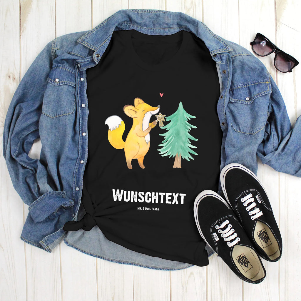 Personalisiertes T-Shirt Fuchs  Weihnachtsbaum Wunschtext, T-Shirt Personalisiert, Bedrucken, T-Shirt mit Aufruck, T-Shirt mit Namen, Winter, Weihnachtsdeko, Weihnachten, Nikolaus, Advent, Heiligabend, Wintermotiv, Weihnachtsmann, Weihnachtstage, Schlittschuh, Weihnachtsdekoration, Weihnachtszeit, Fuchs