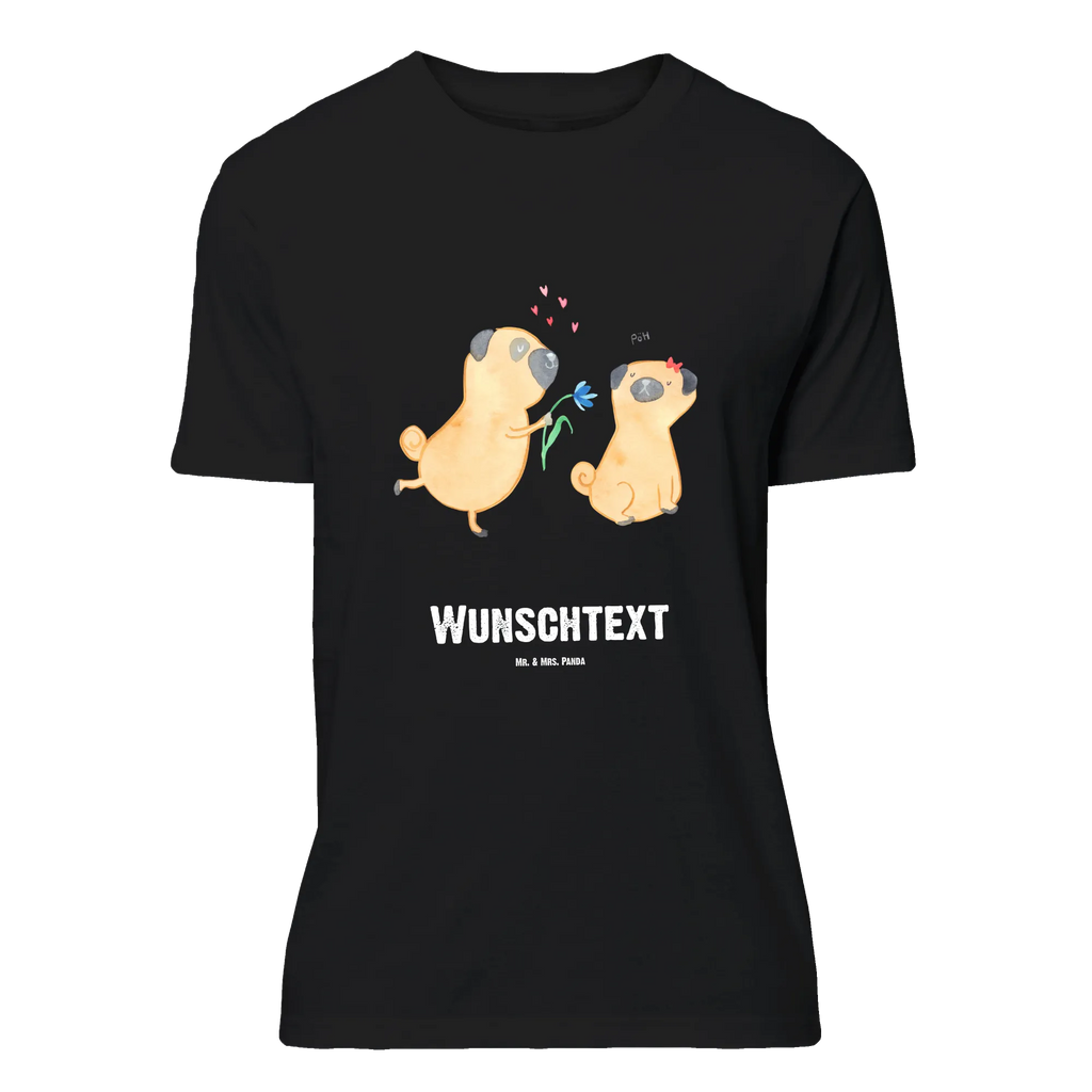 Personalisiertes T-Shirt Mops Verliebt Bedrucken, T-Shirt Personalisiert, T-Shirt mit Namen, Wunschtext, T-Shirt mit Aufruck, Hundemotiv, Hund, Sprüche, Hunderasse, Hundebesitzer, Haustier, Tierliebhaber, Geschenk Freund, Partner, Verliebt, Möpse, Hundeliebe, Mops, Liebe, Liebesspruch. Verlobt
