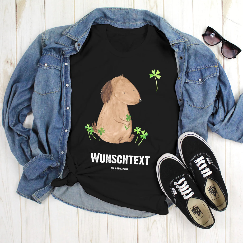 Personalised T-Shirt Dog shamrock T-Shirt mit Namen, T-Shirt mit Aufruck, Männer, Frauen, Wunschtext, Bedrucken, T-Shirt Personalisiert, Hundemotiv, Hund, Haustier, Tierliebhaber, Sprüche, Hunderasse, Hundebesitzer, Glück, Glücksbringer, Neuanfang, Tagträume, Kleeblatt, Motivation, Geschenk, Selbstliebe, Achtsamkeit