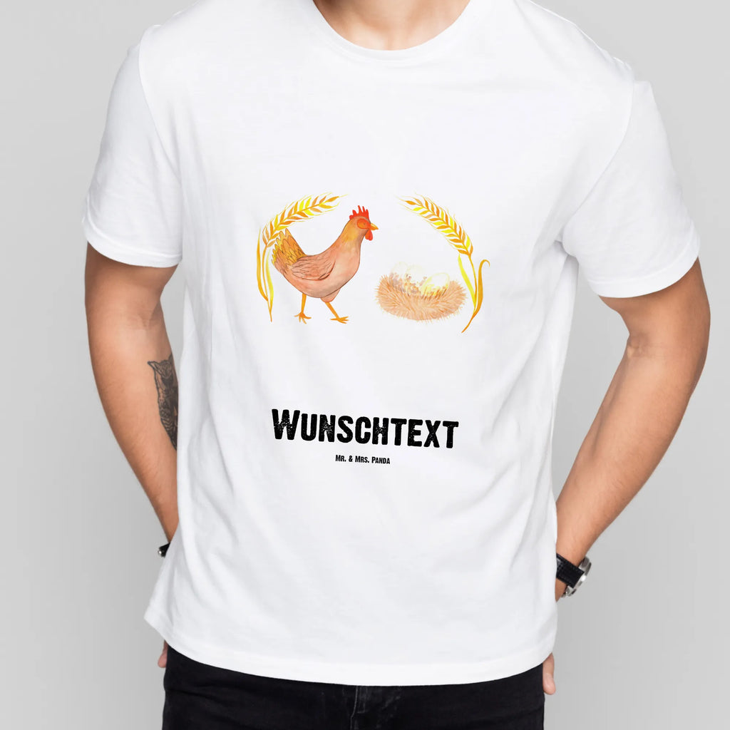 Personalised T-Shirt Chicken Proud Frauen, T-Shirt Personalisiert, Männer, Bedrucken, T-Shirt mit Namen, Wunschtext, T-Shirt mit Aufruck, Bauernhof, Hoftiere, Landwirt, Landwirtin, Schwangerschaft, Geburt, Spruch, Henne, Hühner, Hahn, Motivation, Landleben, Eier, Magie, Hof