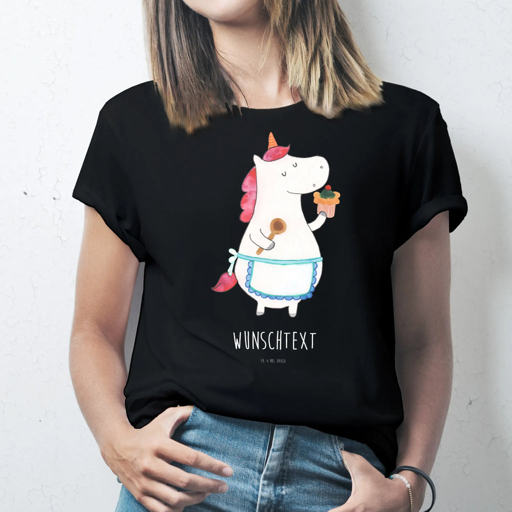 Rozmiar L Personalizowana koszulka Jednorożec Kuchnia T-Shirt Personalisiert, Bedrucken, Wunschtext, T-Shirt mit Aufruck, T-Shirt mit Namen, Einhorn Deko, Unicorn, Einhorn, Einhörner, Koch, Träumen, Hobbykoch, Bäckerin, Backen, Kuchen, Motivation, Muffin, Torte, Träumer
