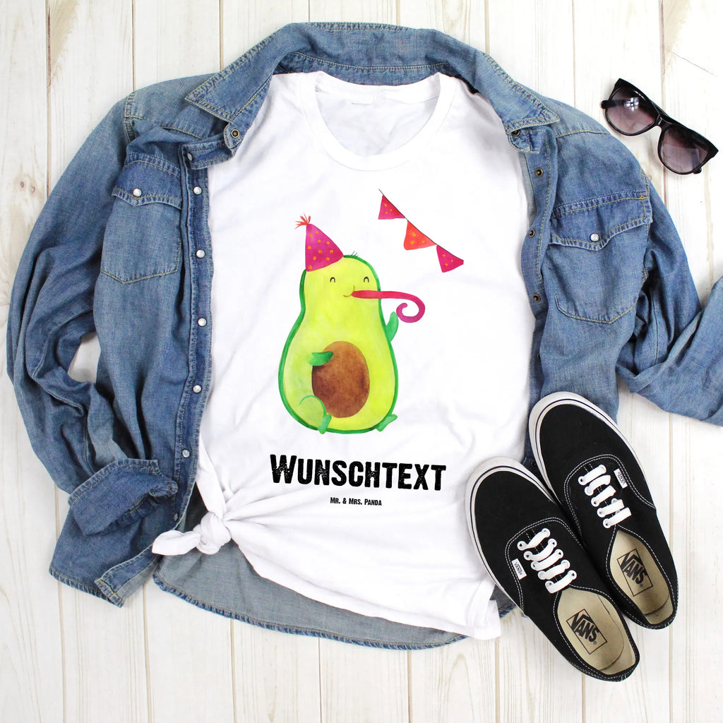 Personalisiertes T-Shirt Avocado Party T-Shirt Personalisiert, Bedrucken, T-Shirt mit Aufruck, T-Shirt mit Namen, Wunschtext, Avocado, Veggie, Vegan, Gesund, Geburtstagsfeier, Geburtstag, Party, Bestanden, Feier, Firmenfeier, Happy Birthday, Abifeier, Klassenfeier, Schulabschluss, Jahrestag, Lieblingstag, Abi, Avocados, Jubiläum, Feierei, Prüfung, Abschluss