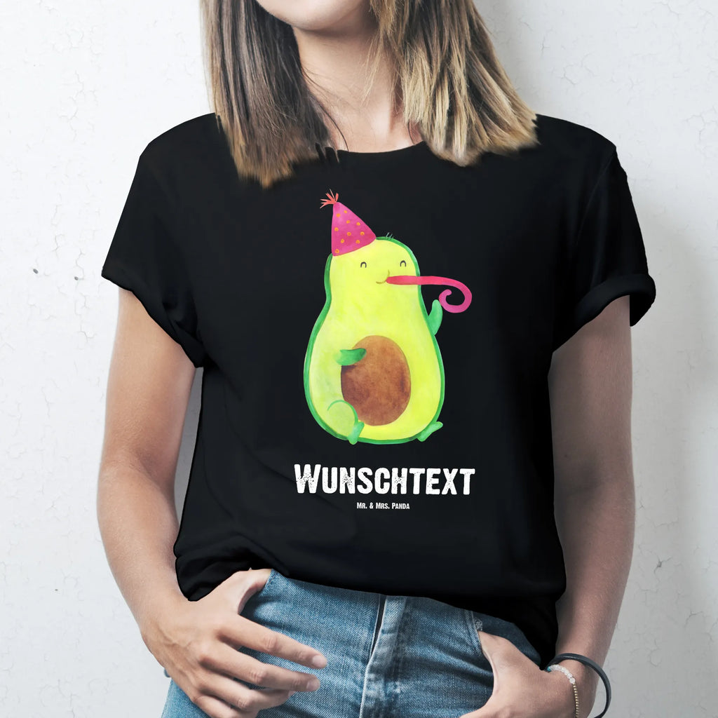 Personalised T-Shirt avocado Celebration T-Shirt mit Namen, T-Shirt mit Aufruck, T-Shirt Personalisiert, Bedrucken, Wunschtext, Frauen, Männer, Avocado, Veggie, Vegan, Gesund, Feierlichkeit, Party, Feier, Tröte, Gute Laune, Geburtstag, Fete