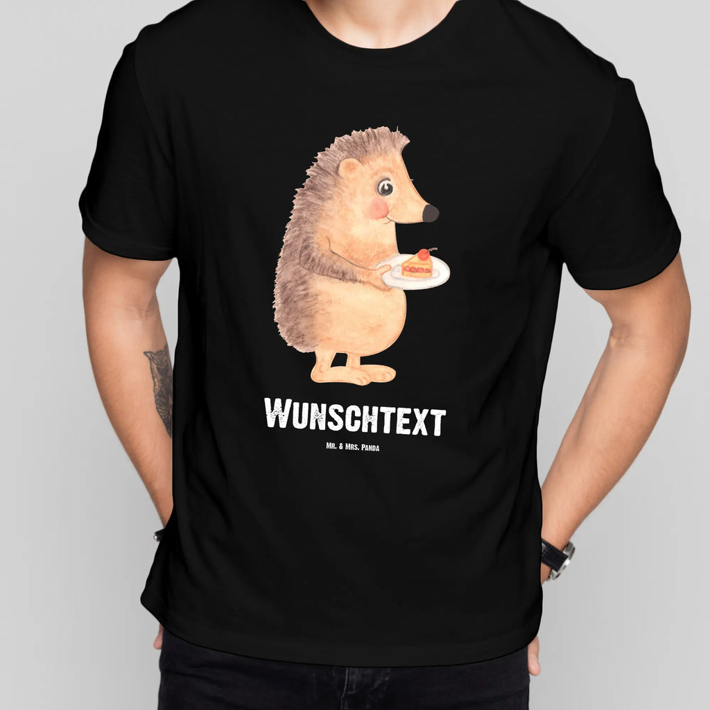 Personalisiertes T-Shirt Igel mit Kuchenstück T-Shirt mit Aufruck, Bedrucken, T-Shirt mit Namen, T-Shirt Personalisiert, Wunschtext, Lustige Sprüche, Gute Laune, Tiere, Tiermotive, Einladung Party, Igel, Geburtstagskuchen, Kuchen Backen, Kuchen, Backen Geschenk, Torte, Essen Spruch