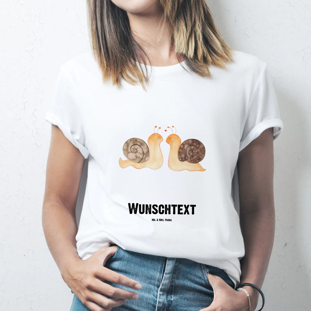Personalised T-Shirt Snails in love T-Shirt mit Namen, T-Shirt Personalisiert, Wunschtext, Bedrucken, Frauen, T-Shirt mit Aufruck, Männer, Liebe, Partner, Freund, Freundin, Ehemann, Ehefrau, Heiraten, Verlobung, Heiratsantrag, Liebesgeschenk, Jahrestag, Hocheitstag