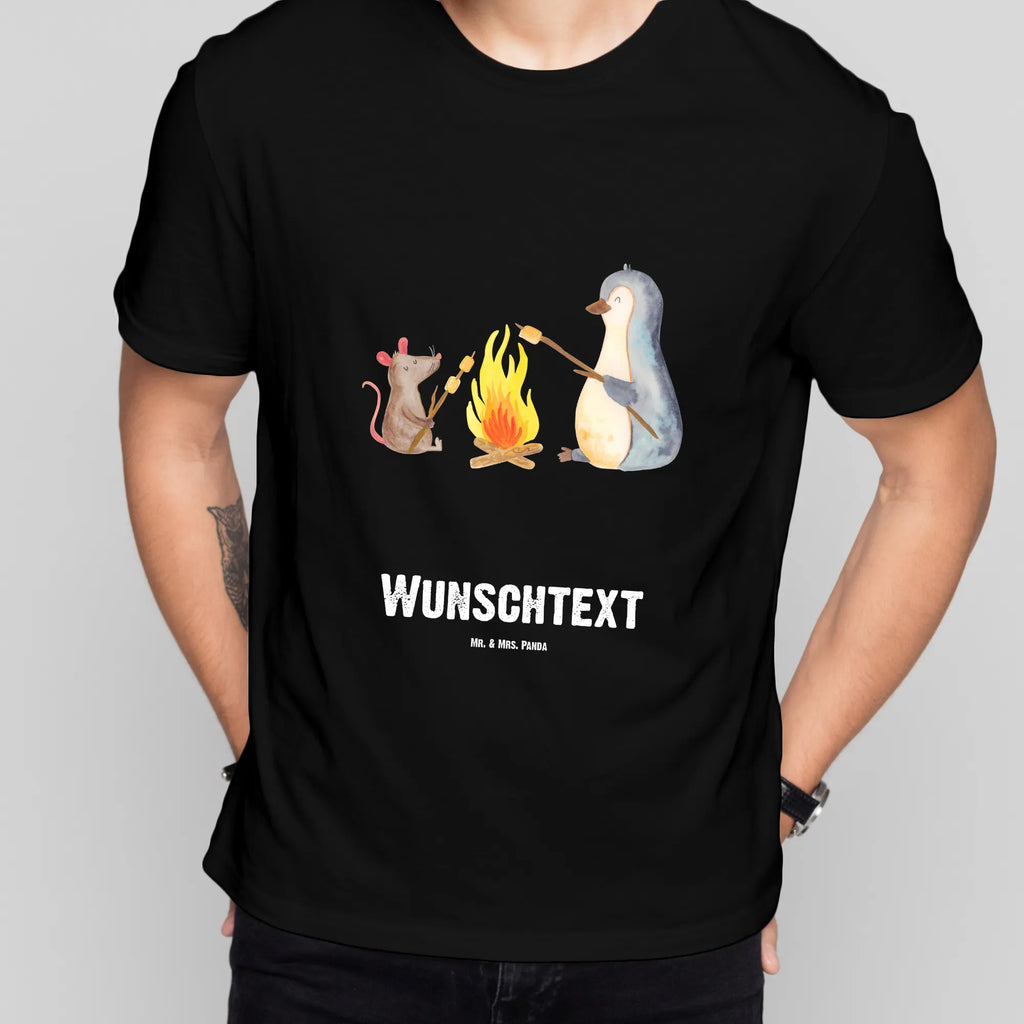 Personalisiertes T-Shirt Pinguin Lagerfeuer Bedrucken, Wunschtext, T-Shirt Personalisiert, T-Shirt mit Namen, T-Shirt mit Aufruck, Pinguin, Marshmallows, Neustart, Lagerfeuer, Büroalltag, Feuer, Arbeit, Lebensmotivation, Liebe, Pinguine, Grillen, Job, Lebensspruch, Büro, Leben, Maus, Motivation
