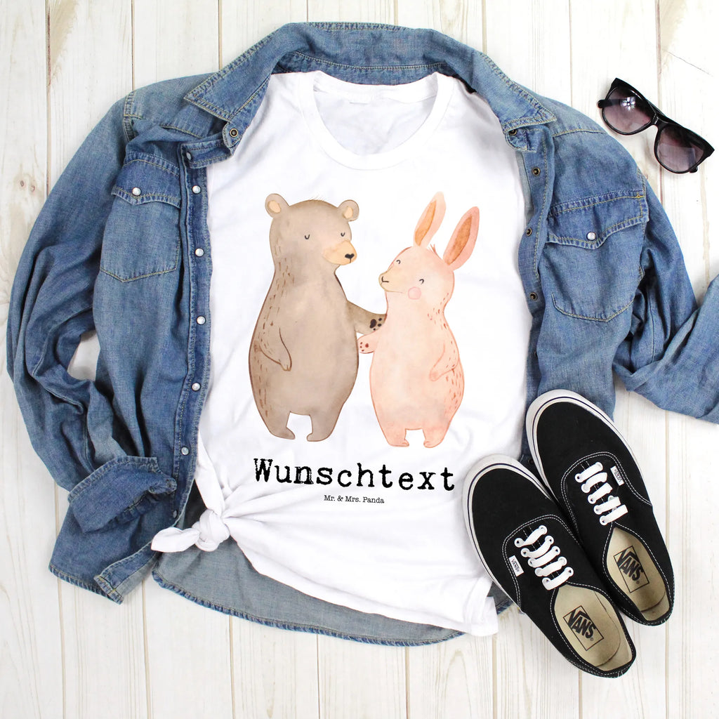 Personalised T-Shirt bear and rabbit Embrace Wunschtext, T-Shirt mit Aufruck, Bedrucken, T-Shirt Personalisiert, T-Shirt mit Namen, Liebe, Freund, Ehefrau, Liebesgeschenk, Heiraten, Hocheitstag, Jahrestag, Verlobung, Heiratsantrag, Partner, Ehemann, Freundin, Hase, Bär, Freunde, Bärchen, Bester Freund, Best Friends