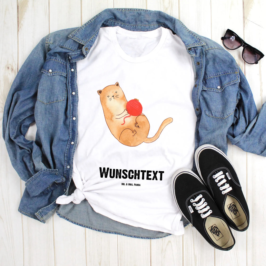 Rozmiar L Personalizowana koszulka kot wełna Wunschtext, T-Shirt Personalisiert, T-Shirt mit Namen, Bedrucken, T-Shirt mit Aufruck, Katzenfreund, Katzensouvenirs, Katze, Katzenliebhaberprodukte, Katzenprodukte, Katzenmotive, Katzenartikel, Katzendeko, Katzenfan, Katzenaccessoires, Katzenmotiv, Katzenliebhaber, Haustier, Wollknäuel, Spielen, Spiel, Mietze, Wolle, Verspielt, Cats, Cat, Katzenbesitzerin, Katzen, Kater, Katzenhalter