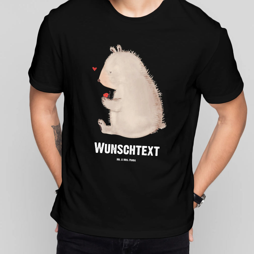 Personalisiertes T-Shirt Bär mit Marienkäfer Wunschtext, T-Shirt mit Aufruck, T-Shirt Personalisiert, T-Shirt mit Namen, Bedrucken, Teddybär, Bär, Teddy, Liebe, Motivation, Marienkäfer, Das Leben Ist schön, Freiheit