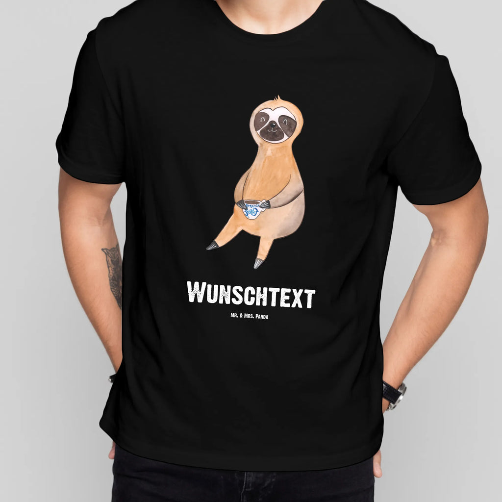 Personalisiertes T-Shirt Faultier Kaffee Wunschtext, T-Shirt mit Namen, T-Shirt mit Aufruck, T-Shirt Personalisiert, Bedrucken, Faultier, Faultier Geschenk, Faultier Deko, Faultiere, Kaffeetasse, Kaffee, Frühaufsteher, faul, Kaffeegetränk, Coffee, Genießer, Lieblingstier, Erster Kaffee, Morgenmuffel