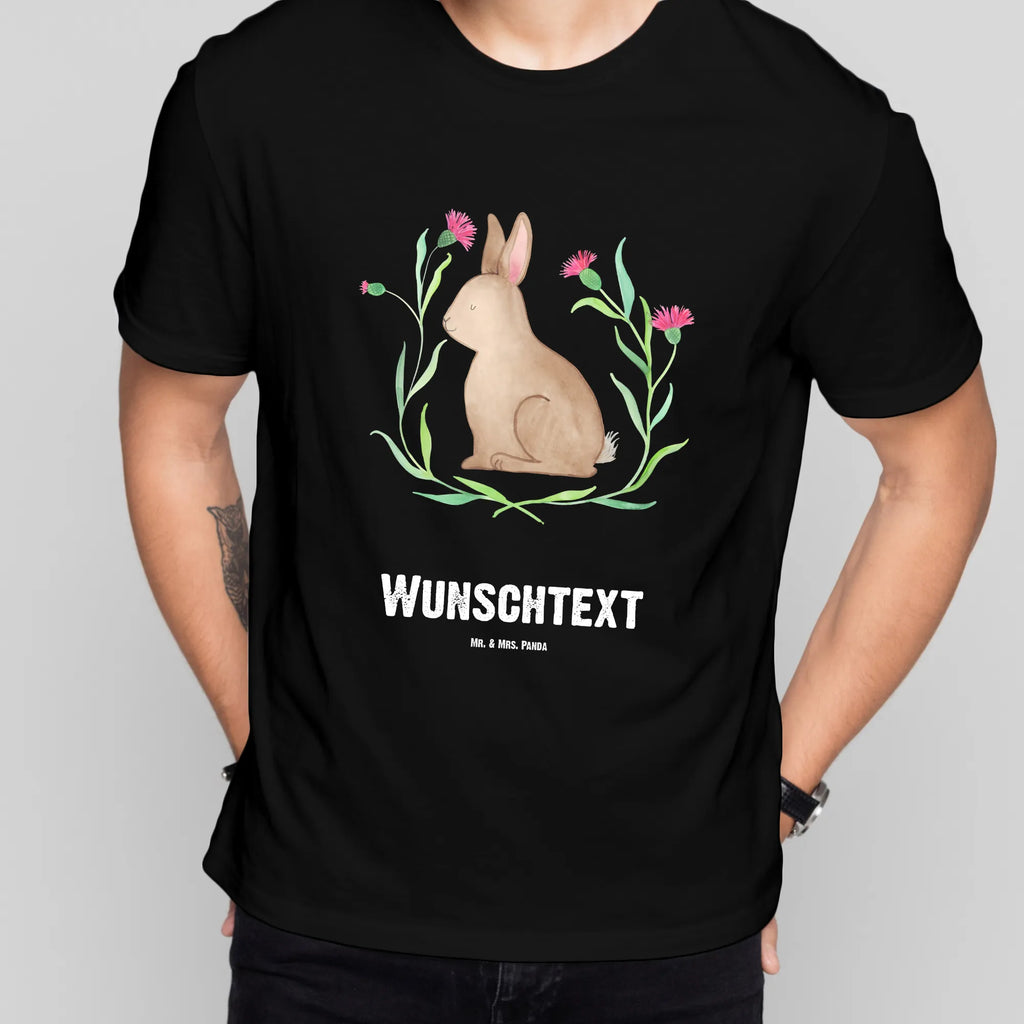 Personalisiertes T-Shirt Hase sitzend T-Shirt Personalisiert, Bedrucken, Wunschtext, T-Shirt mit Namen, T-Shirt mit Aufruck, Osternest, Ostern Geschenk, Osterdeko, Ostergeschenke Kinder, Ostergeschenke, Ostern Kinder, Osterhase, Geschenke zu Ostern, Ostern, Hase, Osterblume, Liebe, Kaninchen, Frohe Ostern, Grüße, Ostergrüße