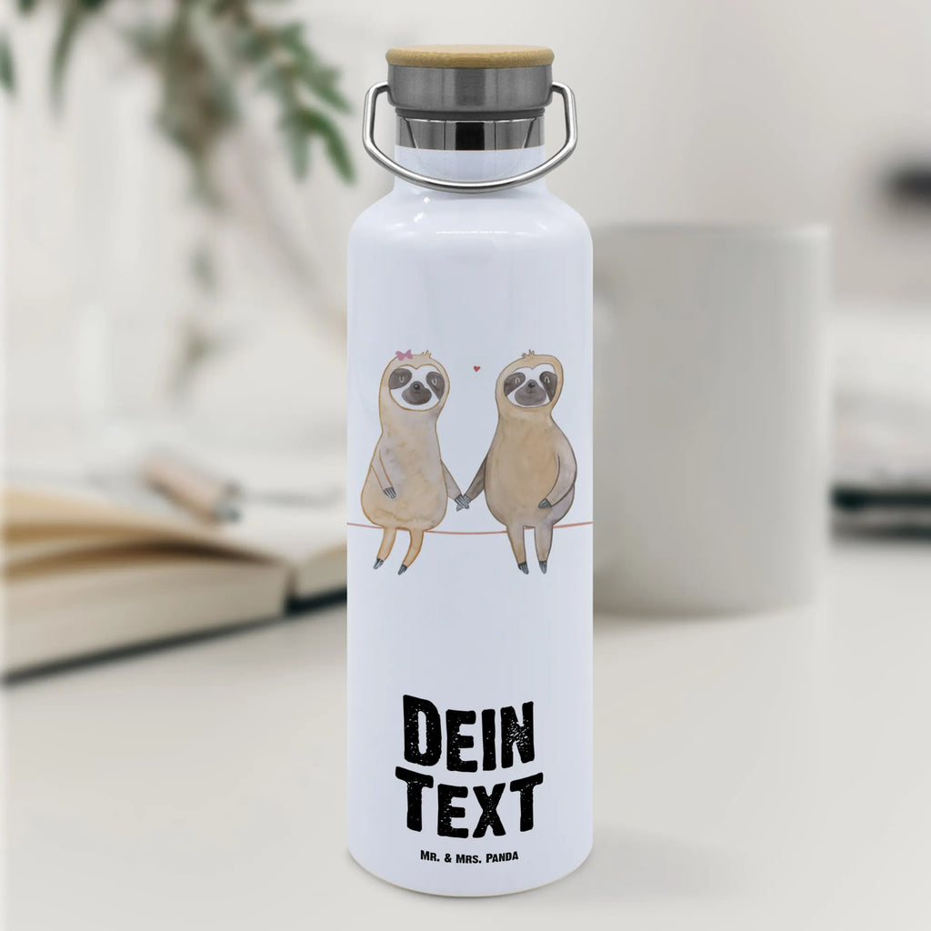 Personalisierte Trinkflasche Faultier Pärchen Trinkflasche Für Kinder Mit Namen, Isolierte Trinkflasche Mit Gravur, BPA-Freie Trinkflasche Personalisiert, Glas Trinkflasche Mit Namen, Trinkflasche Für Büro Mit Gravur, Trinkflasche Als Geschenk Mit Namen, Wasserflasche Mit Namen, Wiederverwendbare Trinkflasche Mit Wunschtext, Trinkbehälter Mit Namen, Personalisierte Trinkflasche, Trinkflasche Für Damen Mit Namen, Trinkflasche Für Erwachsene Mit Gravur, Trinkflasche Für Herren Mit Gravur, Trinkflasche Für Schule Mit Wunschtext, Trinkflasche Selbst Gestalten, Trinkflasche Für Kita Mit Namen, Trinkflasche Mit Motiv Und Namen, Trinkflasche Mit Gravur, Kunststoff Trinkflasche Mit Wunschtext, Getränkeflasche Mit Wunschtext, Trinkflasche Mit Wunschtext, Thermo-Trinkflasche Mit Namen, Auslaufsichere Trinkflasche Mit Wunschtext, Trinkflasche Mit Klappdeckel Und Wunschtext, Lustige Trinkflasche Mit Gravur, Trinkflasche Mit Namen, Geschenk Trinkflasche Personalisiert, Trinkflasche Mit Text, Design Trinkflasche Mit Wunschtext, Edelstahl Trinkflasche Mit Gravur, Flasche Mit Gravur, Trinkflasche Für Sport Mit Wunschtext, Trinkflasche Bedruckt Mit Namen, Faultier, Faultier Geschenk, Faultier Deko, Liebespaar, relaxen, Faultierliebe, verliebt, Beziehung, Faultiere, gemeinsam, Faultierpärchen, Langsamkeit, Pärchen, Liebe, Lieblingstier, verlobt, faul