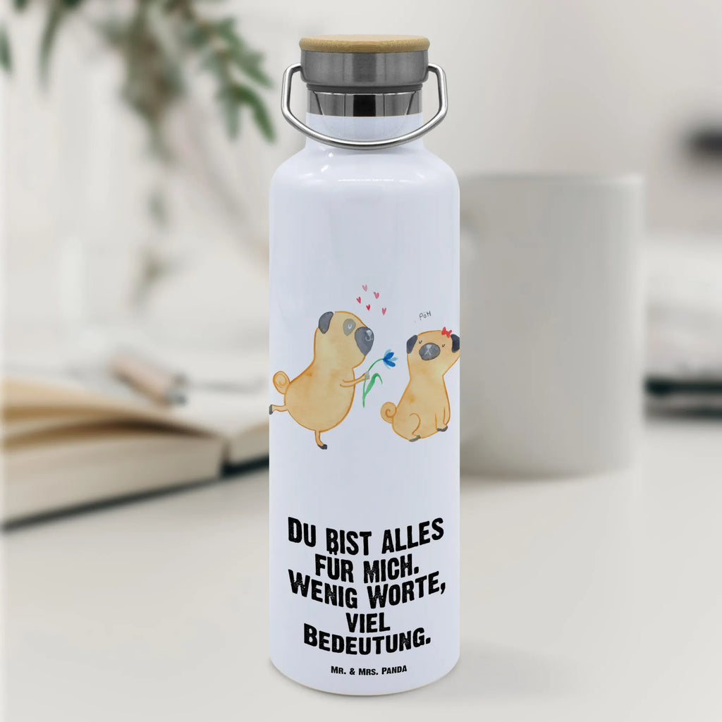 Drinks bottle pug In love Thermo-Trinkflasche, Trinkflasche Geschenkidee, Umweltfreundliche Trinkflasche, Trinkflasche Für Fahrrad, Trinkflasche Für Schule, Trinkflasche Nachhaltig, Trinkflasche Mit Drehverschluss, Isolierte Trinkflasche, Bunte Trinkflasche, Trinkflasche Für Outdoor, Trinkflasche Für Kita, Spülmaschinenfeste Trinkflasche, Trinkbehälter, Flasche Für Unterwegs, Trinkflasche Mit Motiv, Trinkflasche BPA-Frei, Trinkflasche Für Herren, Flasche Zum Mitnehmen, Trinkflasche Für Sport, Robuste Trinkflasche, Trinkflasche Aus Glas, Trinkflasche Für Damen, Trinkflasche Für Büro, Wiederverwendbare Trinkflasche, Schlichte Trinkflasche, Trinkflasche Mit Fruchteinsatz, Trinkflasche Mit Spruch, Wasserflasche, Trinkflasche Aus Kunststoff, Trinkflasche Mit Klappdeckel, Lustige Trinkflasche, Trinkflasche Mit Strohhalm, Getränkeflasche, Trinkflasche Aus Edelstahl, Leichte Trinkflasche, Trinkflasche Für Wandern, Transparente Trinkflasche, Design Trinkflasche, Auslaufsichere Trinkflasche, Trinkflasche Für Erwachsene, Trinkflasche, Trinkflasche Für Kinder, Hund, Hundemotiv, Haustier, Hunderasse, Tierliebhaber, Hundebesitzer, Sprüche, Möpse, Liebesspruch. Verlobt, Liebe, Geschenk Freund, Partner, Hundeliebe, Mops, verliebt