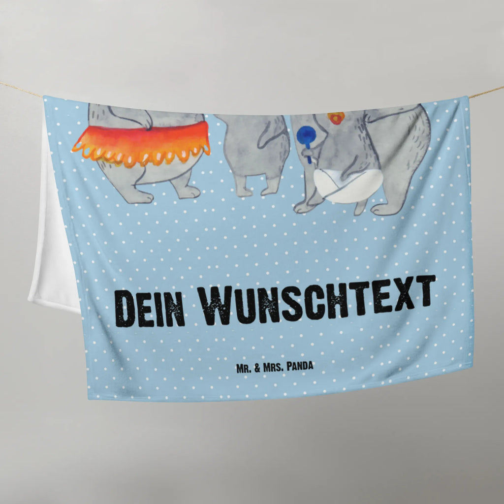 Baby blanket with name Koala Family Krabbeldecke Personalisiert, Kuschelfleecedecke, Dekoration, Fleecedecke, Babdyecke Personalisiert, Entspannen, Teddydecke, Babygeschenk mit Namen, Mikrofaser Decke, Babygeschenk Personalisiet, Babydecke mit Namen, Krabbeldecke mit Namen, Gemütlich, Jahrestagsgeschenk, Wohnzimmerdecke, Weihnachtsgeschenk, Kinderdecke, Kuscheldecke XXL, Dekodecke, Babydecke Bedrucken, Schmusedecke, Muttertag, Vatertag, Mama, Papa, Oma, Opa, Familie, Schwester, Bruder, Koala, Koalas, Familienleben, Kinder, Geschwister, Family