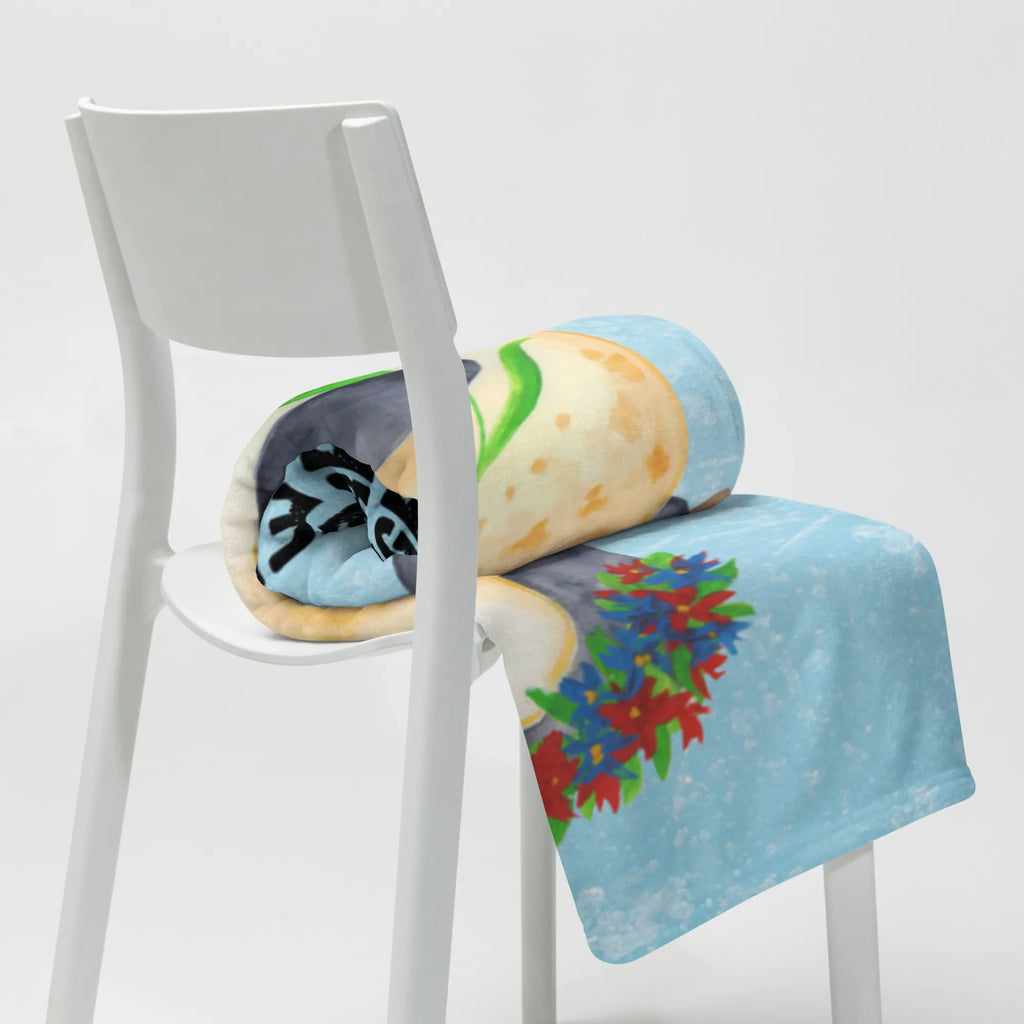 Babydecke Pinguin Blumenkranz Babydecke, Babygeschenk, Geschenk Geburt, Babyecke Kuscheldecke, Krabbeldecke, Pinguin, Pinguine, Leben, Geschenkidee, Ziele, Universum, Blumenkranz, Lebensziele, Wünsche, Motivation, Lebenslust, Liebeskummer