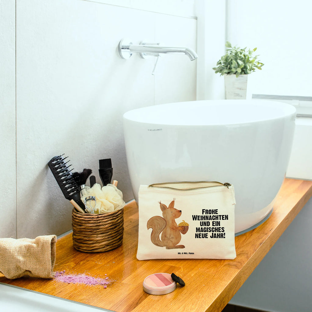 Make-up bag Squirrel Christmas kosmetiktäschchen, pencil case, Federmappe, Kulturtasche, Etui, Schminktäschchen, Waschtasche, beauty case, Waschbeutel, Schlampermäppchen, Kosmetikbeutel, Schminktasche, aufbewahrungsbeutel, Mäppchen, Kulturbeutel, beauty tasche, Stiftemäppchen, pinsel tasche, Kosmetiktasche, toiletry bag, utensilientasche, Schminkbeutel, aufbewahrungstasche, Weihnachten, Nikolaus, Advent, Heiligabend, Winter, Weihnachtsdeko, Wintermotiv, Neujahr, Frohes Neues Jahr, Frohe Weihnachten, Guten Rutsch, Vogel, Weihnachtsmotiv, Weihnachtsgruß