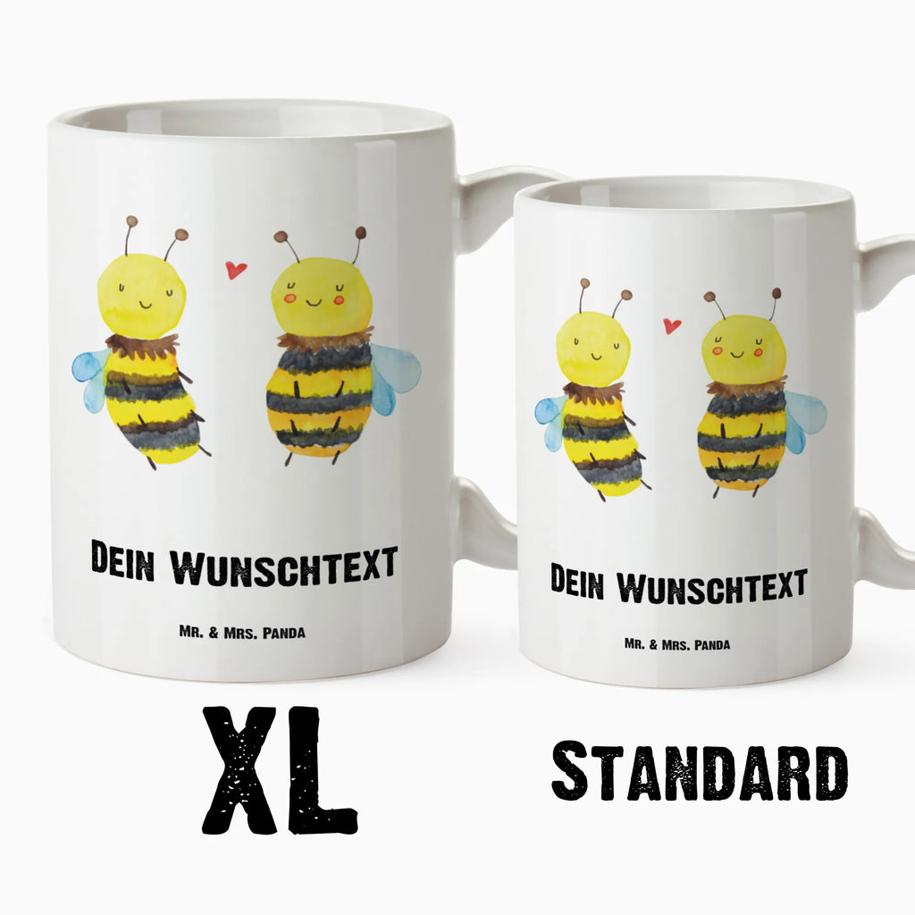 Personalisierte XL Tasse Biene Verliebt XL Tasse Als Geschenk Mit Spruch, Kaffeetasse XL Mit Namen, Extra Große Tasse Personalisiert, Becher XL Personalisiert, Mikrowellengeeignete XL Tasse Mit Text, XL Tasse Mit Liebevollem Spruch, Design Tasse Groß Mit Personalisierung, Personalisierte XL Tasse, XL Kaffeebecher Mit Wunschtext, Große Tasse Mit Text, XL Tasse Für Büro Mit Wunschtext, Teetasse XL Mit Wunschtext, Mega Tasse Mit Spruch, Tasse In Übergröße Mit Text, XL Tasse Mit Eigenem Text, Jumbo Tasse Personalisiert, Lustige XL Tasse Mit Wunschtext, Große Tasse Mit Aufdruck, Riesige Tasse Mit Botschaft, Frühstückstasse XL Mit Namen, Große Tasse Bedruckt Mit Namen, XL Tasse Mit Wunschtext, Riesentasse Mit Gravur, Biene, Wespe, Hummel