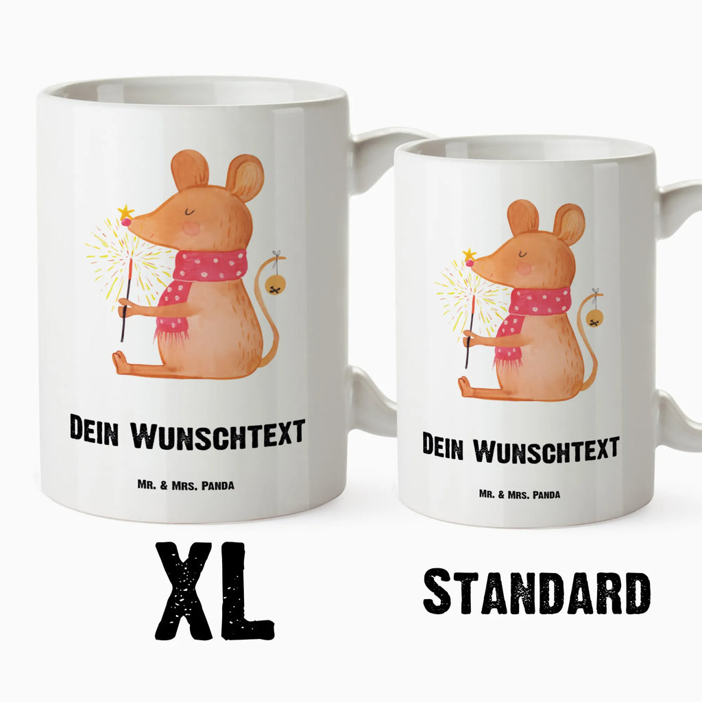 Personalisierte XL Tasse Weihnachtsmaus Riesige Tasse Mit Botschaft, Große Tasse Mit Text, Mikrowellengeeignete XL Tasse Mit Text, Kaffeetasse XL Mit Namen, XL Tasse Als Geschenk Mit Spruch, XL Tasse Mit Liebevollem Spruch, Jumbo Tasse Personalisiert, Riesentasse Mit Gravur, XL Tasse Für Büro Mit Wunschtext, XL Tasse Mit Wunschtext, XL Tasse Mit Eigenem Text, Personalisierte XL Tasse, Große Tasse Bedruckt Mit Namen, Große Tasse Mit Aufdruck, Teetasse XL Mit Wunschtext, XL Kaffeebecher Mit Wunschtext, Tasse In Übergröße Mit Text, Extra Große Tasse Personalisiert, Lustige XL Tasse Mit Wunschtext, Design Tasse Groß Mit Personalisierung, Becher XL Personalisiert, Frühstückstasse XL Mit Namen, Mega Tasse Mit Spruch, Winter, Weihnachten, Weihnachtsdeko, Nikolaus, Advent, Heiligabend, Wintermotiv, Frohe Weihnachten, Weihnachtswunder, Maus, Weihnachtsmotiv, Weihnachtsgruß, Mäuschen