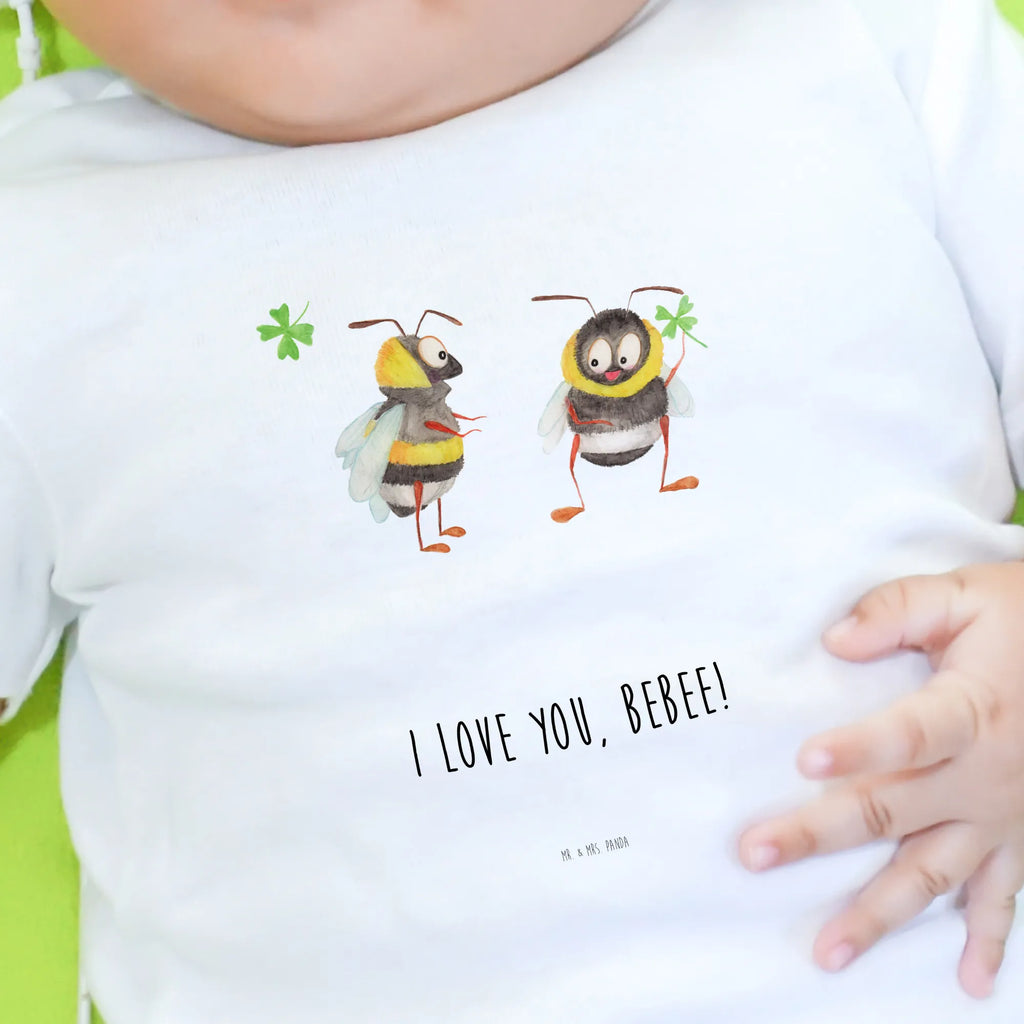 Organic Baby Shirt Bienen Paar Baby Shirt Gestreift, Baby Hemd, Baby Shirt Geschenk, Baby Pullover, Baby Shirt Bunt, Baby T-Shirt, Baby Bio Shirt, Baby Shirt Unisex, Baby Top, Baby Shirt Alltag, Lustiges Baby Shirt, Baby Shirt Pastell, Baby Shirt Modern, Baby Shirt Junge, Baby Shirt Erstausstattung, Baby Shirt Mit Motiv, Baby Shirt Grau, Baby Shirt Zur Geburt, Baby Baumwollshirt, Baby Shirt Mit Aufdruck, Baby Shirt Klassisch, Baby Shirt, Baby Jerseyshirt, Baby Shirt Weiß, Baby Kurzarmshirt, Baby Shirt Mit Spruch, Baby Langarmshirt, Süßes Baby Shirt, Baby Sweatshirt, Baby Oberteil, Baby Shirt Mädchen, Baby Shirt Neutral, Liebe, Partner, Freund, Freundin, Ehemann, Ehefrau, Heiraten, Verlobung, Heiratsantrag, Liebesgeschenk, Jahrestag, Hocheitstag, Schildkröten, verliebte Schildkröten, Hochzeitstag, für Ehemann, Geschenk für Partner, für Männer, Liebesbeweis, Geschenk für Frauen, Valentinstag, Mitbringsel, Geschenk für Freundin