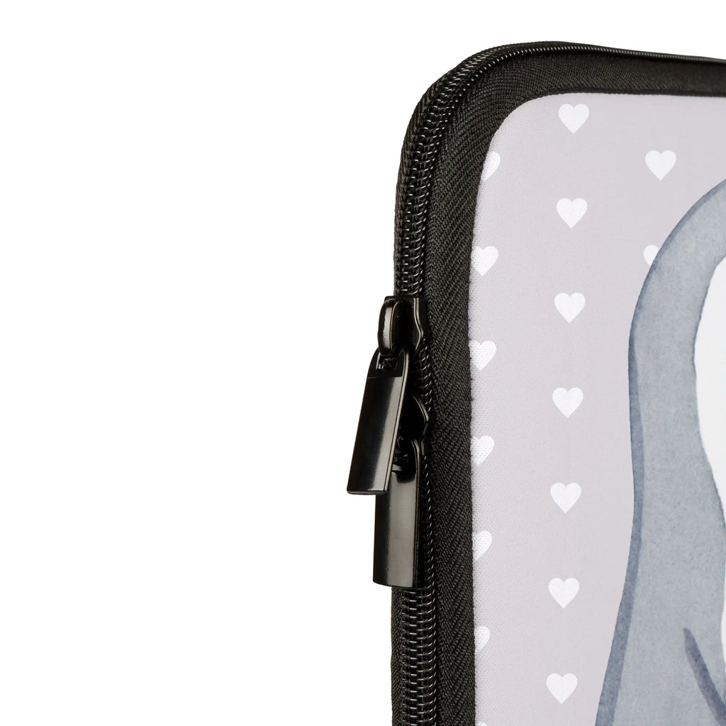 Notebook Tasche Pinguin Pommes Notebook-Tasche Robust, Notebook-Tasche Casual, Laptop-Hülle, Notebook-Tasche Büro, Notebook-Tasche Mit Tragegriff, Notebook-Tasche Gepolstert, Laptop-Rucksack, Notebook-Tasche Klassisch, Notebook-Tasche Reisegeeignet, Laptop-Aktentasche, Notebook-Tasche Für Damen, Laptop-Case, Notebook-Tasche Minimalistisch, Laptop-Sleeve, Laptoptasche, Notebook-Tasche Leicht, ChatGPT:<br />Notebooktasche, Notebookhülle, Notebook-Sleeve, Notebook-Case, Notebook-Tasche Aus Nylon, Laptop-Umhängetasche, Notebook-Tasche Aus Canvas, Notebook-Tasche Für 13 Zoll, Notebook-Querträger, Notebook-Tasche Vintage, Notebook-Tasche Mit Zubehörfach, Notebook-Tasche Mit Schultergurt, Notebook-Umhängetasche, Laptop-Messenger-Bag, Notebook-Tasche Ergonomisch, Notebook-Tasche Studenten, Notebook-Aktentasche, Laptophülle, Notebook-Tasche Mit Organizer, Notebook-Tasche Modern, Notebook-Rucksack, Notebook-Tasche Für 17 Zoll, Notebook-Tasche Für 15 Zoll, Notebook-Tasche Wasserfest, Notebook-Tasche Mit Reißverschluss, Notebook-Tasche Business, Notebook-Tasche Aus Leder, Notebook-Tasche Für Herren, Notebook-Tasche Aus Neopren, Notebook-Tasche Rucksackstil, Notebook-Tasche Slim, Liebe, Partner, Freund, Freundin, Ehemann, Ehefrau, Heiraten, Verlobung, Heiratsantrag, Liebesgeschenk, Jahrestag, Hocheitstag, Geschenk für Frauen, Valentinstag, Geschenk für Freundin, Liebesbeweis, Mitbringsel, für Ehemann, Hochzeitstag, für Männer, Geschenk für Partner