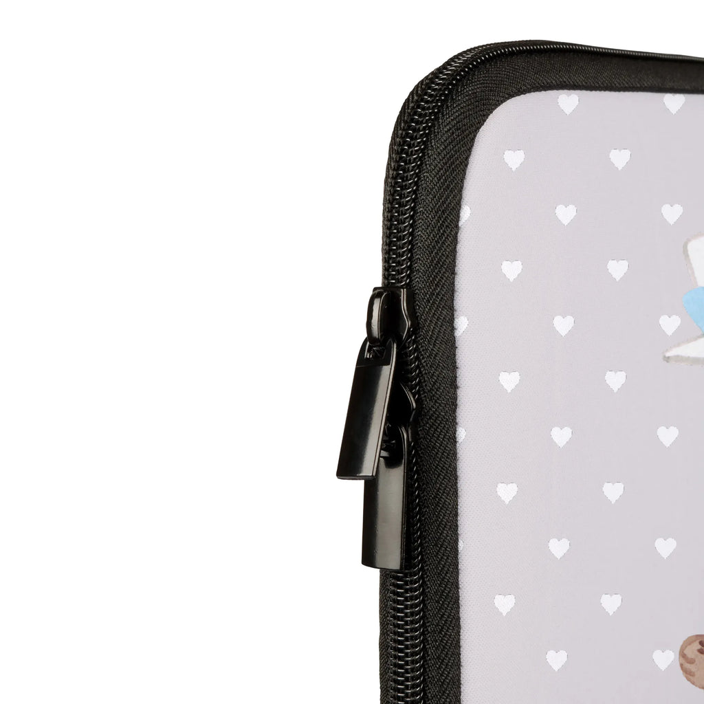 Laptop Bag bear Airplane Notebook-Tasche Für Damen, Notebook-Tasche Für Herren, Notebook-Sleeve, Laptop-Rucksack, Notebook-Tasche Reisegeeignet, Notebook-Tasche Mit Zubehörfach, Notebook-Tasche Studenten, Notebook-Tasche Mit Tragegriff, Laptop-Hülle, Notebookhülle, Notebook-Tasche Für 17 Zoll, Notebook-Tasche Mit Organizer, Notebook-Tasche Aus Leder, Notebook-Aktentasche, Laptop-Aktentasche, Notebook-Tasche Büro, Notebook-Tasche Ergonomisch, Laptop-Messenger-Bag, ChatGPT:<br />Notebooktasche, Notebook-Umhängetasche, Notebook-Tasche Rucksackstil, Notebook-Tasche Aus Neopren, Notebook-Tasche Slim, Laptop-Sleeve, Notebook-Tasche Robust, Laptoptasche, Notebook-Tasche Business, Notebook-Tasche Modern, Laptop-Umhängetasche, Notebook-Tasche Gepolstert, Notebook-Tasche Mit Schultergurt, Notebook-Case, Notebook-Tasche Für 15 Zoll, Laptop-Case, Laptophülle, Notebook-Tasche Minimalistisch, Notebook-Tasche Für 13 Zoll, Notebook-Tasche Leicht, Notebook-Tasche Vintage, Notebook-Tasche Wasserfest, Notebook-Tasche Aus Nylon, Notebook-Tasche Aus Canvas, Notebook-Querträger, Notebook-Rucksack, Notebook-Tasche Klassisch, Notebook-Tasche Mit Reißverschluss, Notebook-Tasche Casual, Liebe, Partner, Freund, Freundin, Ehemann, Ehefrau, Heiraten, Verlobung, Heiratsantrag, Liebesgeschenk, Jahrestag, Hocheitstag, Valentinstag, Hochzeitstag, Liebesbeweis, Geschenk für Freundin, für Männer, Geschenk für Partner, Geschenk für Frauen, für Ehemann, Mitbringsel