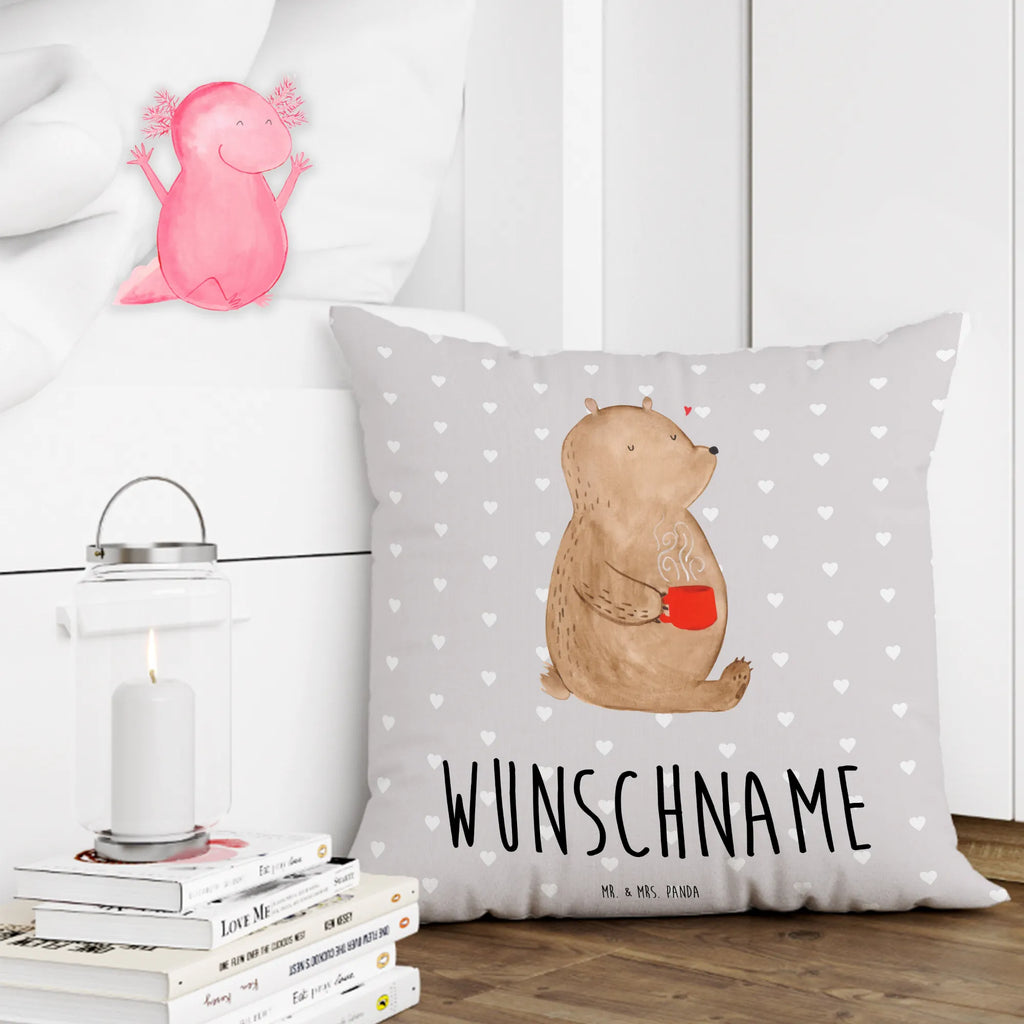 Personalisiertes Kissen Bär Morgenkaffee personalisiert, Name, Kissen, Wunschname, Kopfkissen, bedrucken, Liebe, Partner, Freund, Freundin, Ehemann, Ehefrau, Heiraten, Verlobung, Heiratsantrag, Liebesgeschenk, Jahrestag, Hocheitstag, Valentinstag, Mitbringsel, Geschenk für Freundin, Hochzeitstag, für Männer, Geschenk für Frauen, Geschenk für Partner, für Ehemann, Liebesbeweis