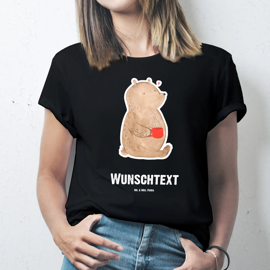 Personalised T-Shirt bear morning coffee T-Shirt mit Aufruck, T-Shirt Personalisiert, T-Shirt mit Namen, Ehefrau, Hocheitstag, Heiratsantrag, Heiraten, Jahrestag, Verlobung, Liebesgeschenk, Liebe, Partner, Freundin, Ehemann, Freund, für Männer, Liebesbeweis, Geschenk für Freundin, für Ehemann, Geschenk für Partner, Geschenk für Frauen, Hochzeitstag, Valentinstag, Mitbringsel
