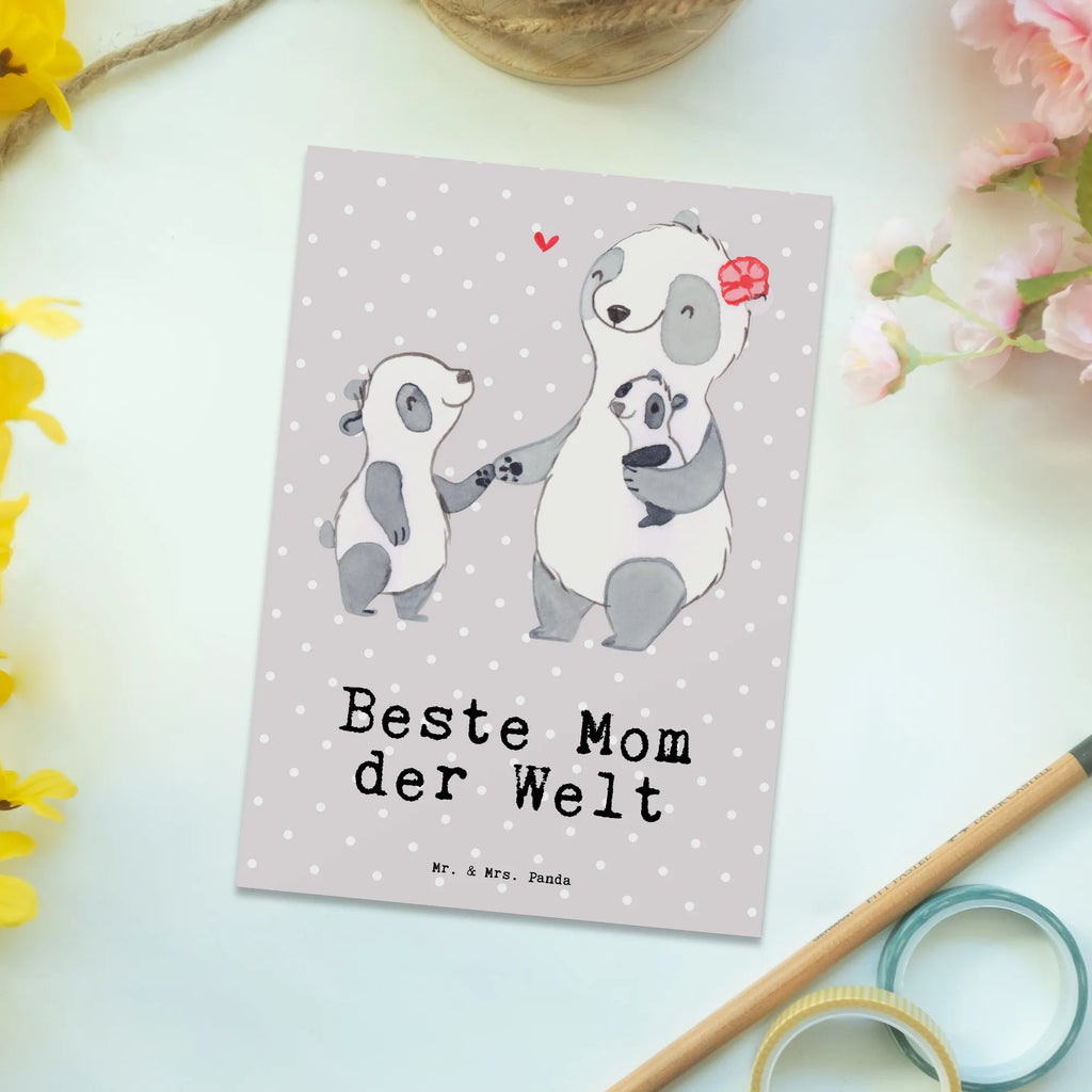 Postcard panda best mom in the world Kunstkarten, Designkarte, Grußkarte, Ansichtskarten, spruchkarte, Postkarten, einzelkarte, Fotokarte, Ansichtskarte, Postkarte, bildkarte, kunstkarte, Motivkarte, Geschenkidee, Geschenk, Schenken, Mitbringsel, Geburtstag, Geburtstagsgeschenk, für, Danke, Dankeschön, Bedanken, Freude machen, Geschenktipp, Sohn, Mutter, Tochter, Muttertag, Ma, Mami, Beste, Mommy, Supermama, Mom, Mutti, Mama, Beste Mama
