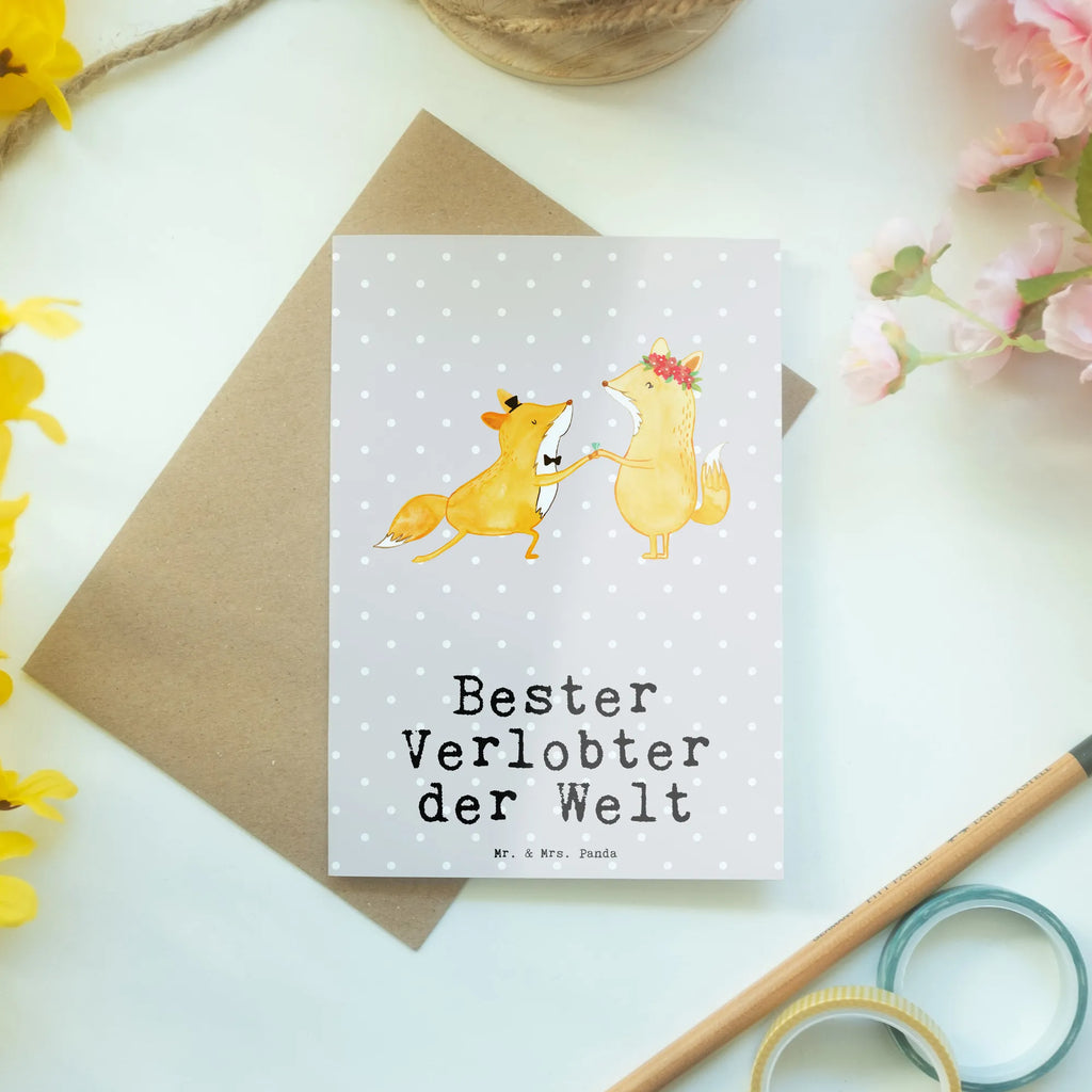 Grußkarte Fuchs Bester Verlobter der Welt Grußkarte, glückwunschkarten, valentinstagskarte, kommunionskarte, spruchkarte, doppelkarte, einladungskarten, Beileidskarte, Klappkarte, jubiläumskarte, firmungskarte, Motivkarte, hochzeitskarten, Glückwunschkarte, genesungskarte, dankeskarten, weihnachtskarten, vatertagskarte, osterkarten, Grußkarten, faltkarte, osterkarte, neujahrskarte, abiturkarte, babykarte, Geschenkidee, Geschenk, Schenken, Mitbringsel, Geburtstag, Geburtstagsgeschenk, für, Danke, Dankeschön, Bedanken, Freude machen, Geschenktipp, Hochzeit, Verloben, Mann, Verlobung, Ehemann, Freund, Traummann, Verlobter, Ehe, Zukünftiger