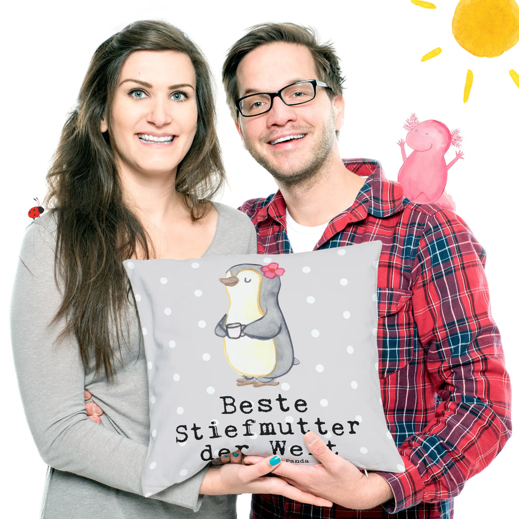 40x40 Kissen Pinguin Beste Stiefmutter der Welt Sofakissen, Zierkissen, Kissen, Couchkissen, Dekokissen Sofa, Dekokissen 40x40, Kopfkissen, Kissen 40x40 Waschbar, Kopfkissen 40x40, Kissenbezug 40x40, sofakissen, Kissenbezüge, Dekokissen, Kissenhülle 40x40, Kissen 40x40, sitzkissen, Motivkissen, Sofakissen 40x40, Kissenhülle, für, Dankeschön, Geschenk, Schenken, Geburtstag, Geburtstagsgeschenk, Geschenkidee, Danke, Bedanken, Mitbringsel, Freude machen, Geschenktipp, Mama, Muttertag, Mutter, Tochter, Sohn, Mami, Beste, Stiefmama, Stief Mutter, Mutti, Stiefmutter