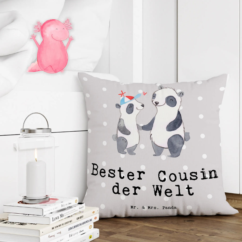40x40 Kissen Panda Bester Cousin der Welt Sofakissen, Sofakissen 40x40, Kissenhülle 40x40, Kissenbezug 40x40, Kissen, Dekokissen 40x40, Kissenbezüge, Kissen 40x40, Kopfkissen, Dekokissen Sofa, sitzkissen, Kopfkissen 40x40, Kissenhülle, Dekokissen, Kissen 40x40 Waschbar, sofakissen, Couchkissen, Zierkissen, Motivkissen, für, Dankeschön, Geschenk, Schenken, Geburtstag, Geburtstagsgeschenk, Geschenkidee, Danke, Bedanken, Mitbringsel, Freude machen, Geschenktipp, Sohn von Tante, Cousine, Verwandtschaft, Cousin, Vetter, Familie, Sohn von Onkel, Kousin