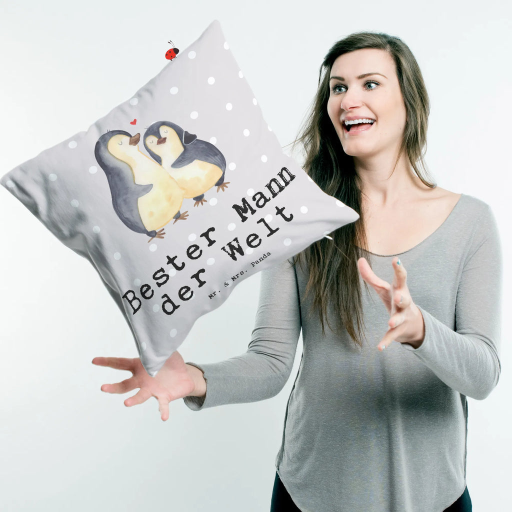 40x40 Kissen Pinguin Bester Mann der Welt kissen für couch, Kopfkissen, sofa kissen, Couchkissen, Dekokissen 40x40, couchkissen 40x40, zier kissen, microfaser zierkissen, Dekokissen, zierkissen 40x40, Kuschelkissen, kuschel kissen, Zierkissen, microfaser dekokissen, couch kissen, microfaser kopfkissen, 40 X 40 Kissen, kissen mikrofaser, Mikrofaser Kissen, Polsterkissen, deko kissen, Kissen 40x40, 40x40 kissen, wohnzimmer kissen, Kopfkissen 40x40, Sofakissen 40x40, Kissen, kissen für sofa, microfaser sofakissen, kissen 40 x 40, Dekokissen Sofa, wurfkissen, Sofakissen, Motivkissen, kuschelkissen 40x40, Geschenkidee, Geschenk, Schenken, Mitbringsel, Geburtstag, Geburtstagsgeschenk, für, Danke, Dankeschön, Bedanken, Freude machen, Geschenktipp, Beste, Gatte, Lebensgefährte, Ehemann, Ehe, Ehepartner, Mann, Liebling, Partner, Traummann, Kleinigkeit, Bräutigam, Freund