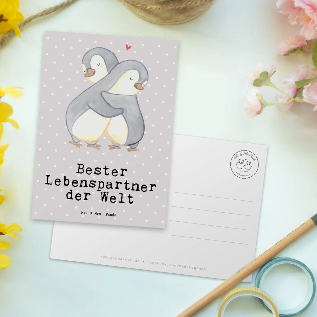 Postkarte Pinguin Bester Lebenspartner der Welt Geschenkkarte, Einladung, Grußkarte, Einladungskarten Geburtstag, Einladung Geburtstag, Ansichtskarten, Einladungskarte, Karte, Ansichtskarte, Postkarte, Dankeskarte, Geburtstagskarte, für, Dankeschön, Geschenk, Schenken, Geburtstag, Geburtstagsgeschenk, Geschenkidee, Danke, Bedanken, Mitbringsel, Freude machen, Geschenktipp, Hochzeitstag, Freund, Ehefrau, Partner, Ehemann, Lebenspartner, verliebt, Liebe, Ehepartner, Freundin