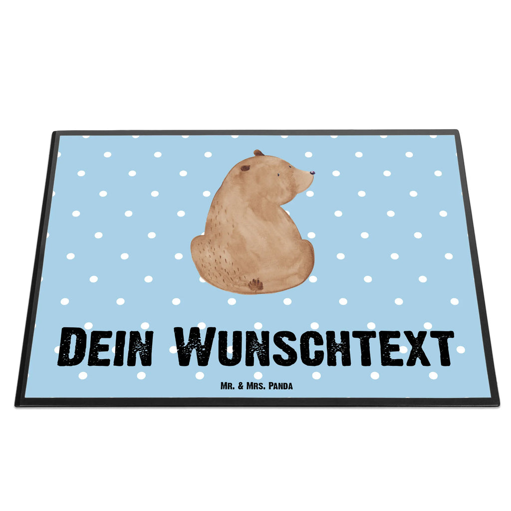 Personalisierte Schreibtischunterlage Bär Schulterblick Schreibunterlage mit Namen, Schreibtisch Matte, Namenspersonalisierung, Personalisierte Schreibtisch Unterlagen, Schreibtisch Unterlagen mit Namen, Personalisierte Schreibtischauflage, Namensaufdruck, Schreibtischauflage mit Namen, Personalisierte Schreibunterlage, Selbst Gestalten, Teddy, Bär, Teddybär, Bärenliebe, Selbstachtung, Bären, Motivation, Weisheit, Weltansicht