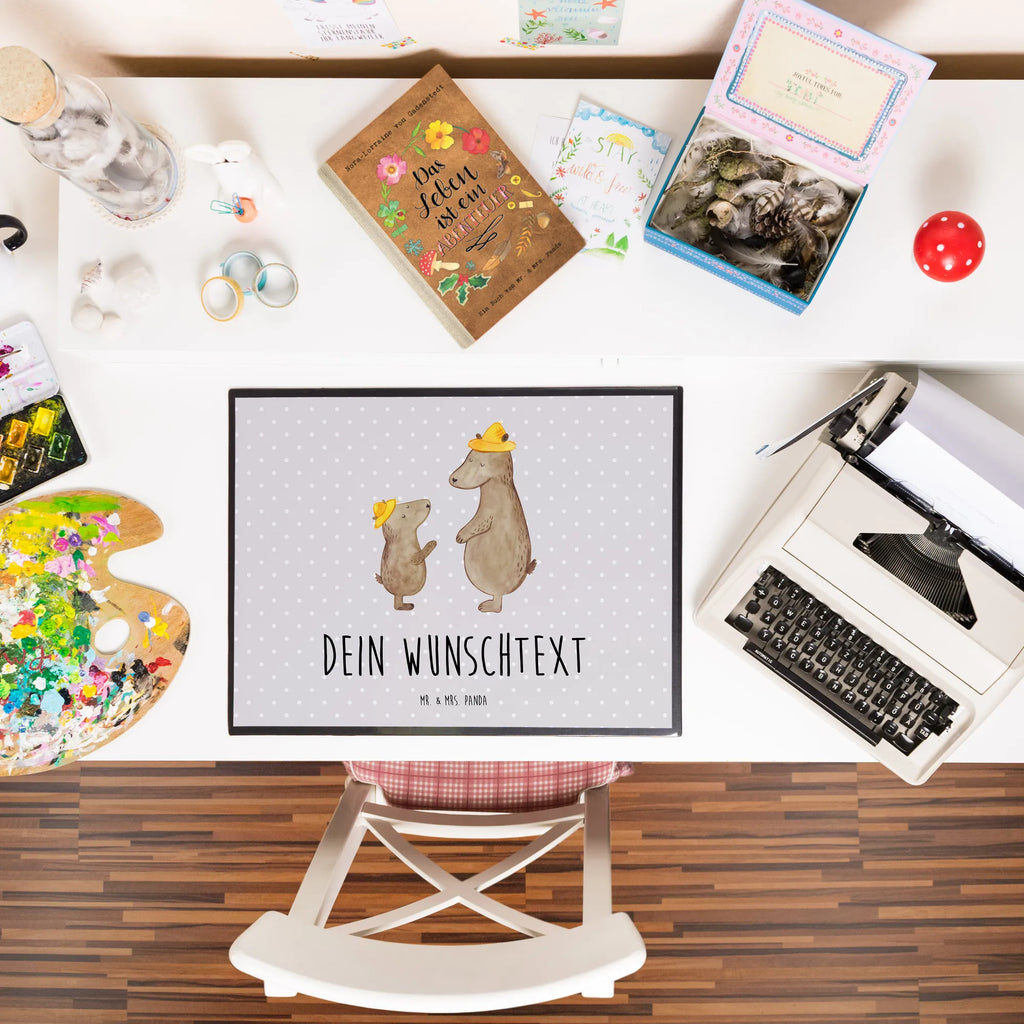 Personalizowana podkładka pod biurko Niedźwiedzie z kapeluszami Namenspersonalisierung, Schreibunterlage mit Namen, Personalisierte Schreibtisch Unterlagen, Schreibtisch Matte, Schreibtisch Unterlagen mit Namen, Personalisierte Schreibtischauflage, Personalisierte Schreibunterlage, Schreibtischauflage mit Namen, Selbst Gestalten, Namensaufdruck, Muttertag, Vatertag, Mama, Papa, Oma, Opa, Familie, Schwester, Bruder, Daddy, Kind, Papi, Bär, Vater, Bären, Vater-Sohn, Family, Lieblingsmensch, Dad, Paps, Söhne, Sohn, Vorbild, Kinder