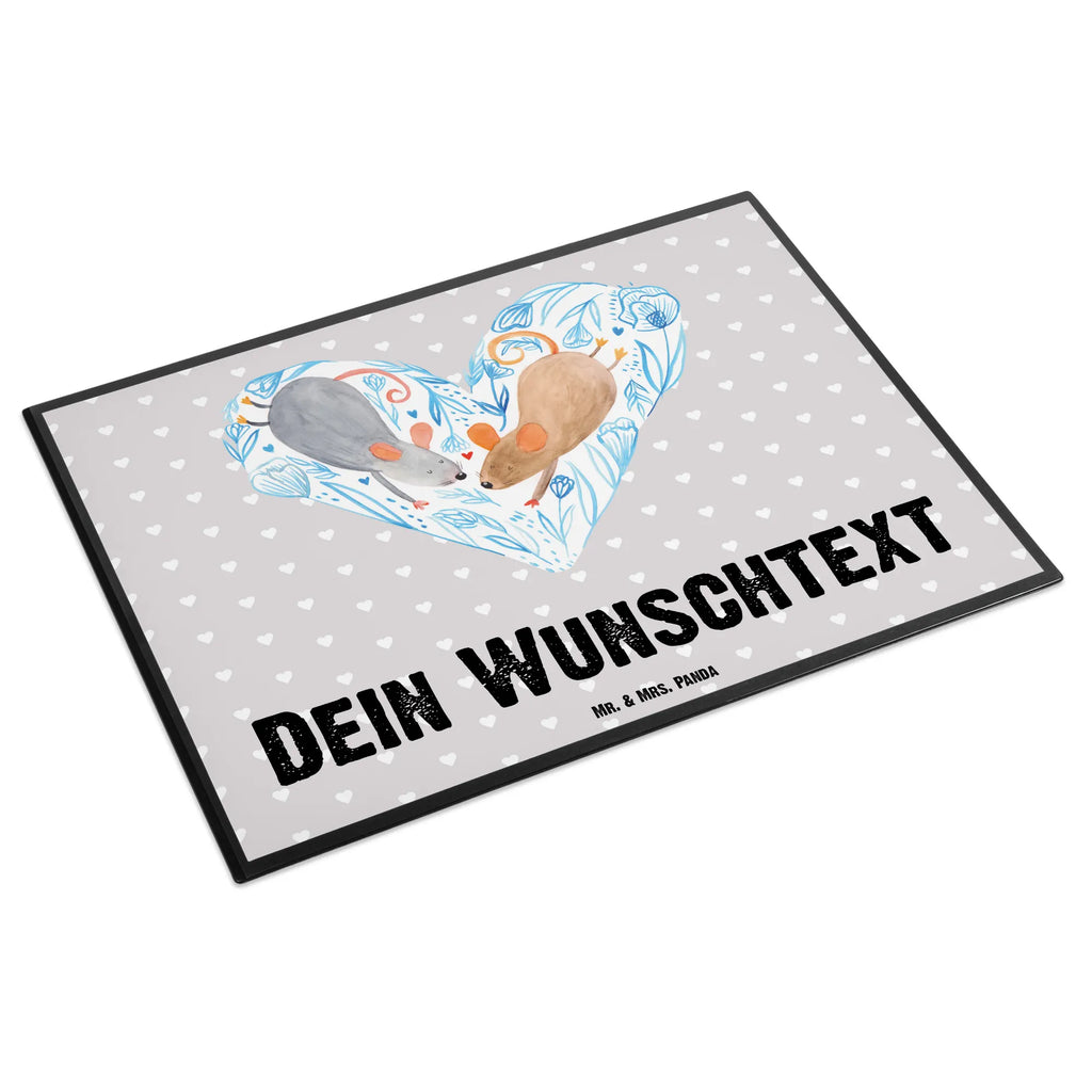 Personalisierte Schreibtischunterlage Mäuse Herz Personalisierte Schreibtisch Unterlagen, Personalisierte Schreibunterlage, Schreibtischauflage mit Namen, Personalisierte Schreibtischauflage, Schreibtisch Unterlagen mit Namen, Schreibunterlage mit Namen, Schreibtisch Matte, Namensaufdruck, Namenspersonalisierung, Selbst Gestalten, Freundin, Freund, Liebe, Liebesgeschenk, Jahrestag, Verlobung, Partner, Ehemann, Ehefrau, Heiraten, Heiratsantrag, Hocheitstag, Hochzeit, Gemeinsamkeit, Liebesbeweis, Maus, Liebesbotschaft, Lieblingsmensch, Mäuse, Love, Geschenk für Zwei