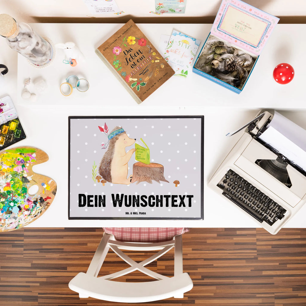 Personalisierte Schreibtischunterlage Igel Indianer Selbst gestalten, Namensaufdruck, Schreibtisch Unterlagen mit Namen, Namenspersonalisierung, Personalisierte Schreibunterlage, Personalisierte Schreibtischauflage, Schreibunterlage mit Namen, Personalisierte Schreibtisch Unterlagen, Schreibtischauflage mit Namen, Waldtiere, Tiere, Camping, Igel, Lagerfeuer, Indianer, Abenteuer