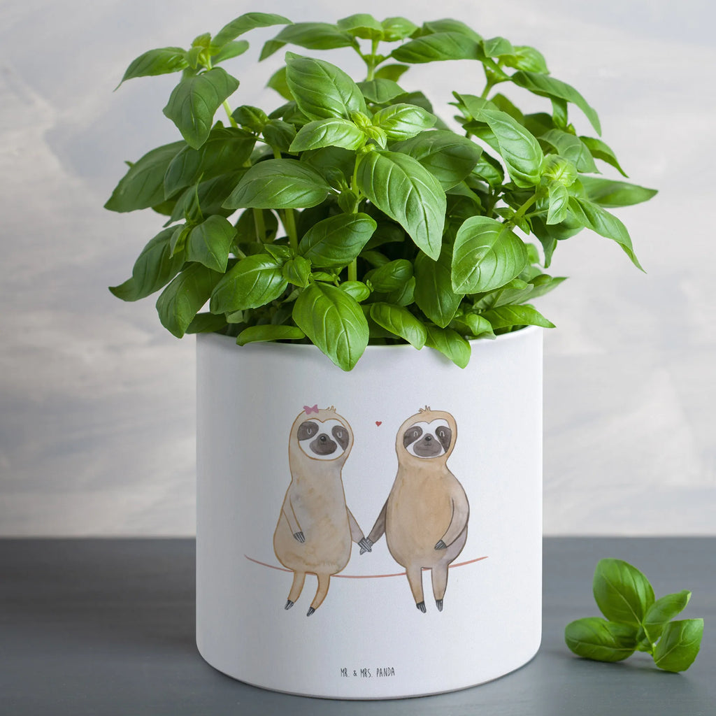 XL Blumentopf Faultier Pärchen Frostsicherer Großer Blumentopf, XL Übertopf Dekorativ, Blumentopf Für Große Pflanzen, Blumentopf Für Terrasse XL, Runder XL Blumentopf, Großer Blumentopf, Tiefer Blumentopf, Großer Blumentopf Für Innen Und Außen, Großer Pflanzbehälter, Blumentopf Für Garten Groß, Pflanzkübel Für Palmen, Blumentopf Aus Keramik XL, Blumentopf Groß Aus Kunststoff, Blumentopf Für Wohnzimmer XL, Blumentopf Klassisch Groß, Wetterfester XL Blumentopf, Blumentopf Groß Außenbereich, Blumentopf Modern Groß, Hoher Blumentopf, Pflanztopf Garten Groß, Pflanzkübel Groß, Eckiger XL Blumentopf, Blumentopf Aus Beton Groß, Dekotopf Groß, XL Blumentopf, Blumentopf Extra Groß, Übertopf XL, Blumentopf Aus Ton XXL, Blumentopf Rustikal Groß, Pflanztopf Groß, Pflanzgefäß XL, Blumentopf Groß Innenbereich, Robuster Blumentopf Groß, Pflanzgefäß Terrasse Groß, Blumentopf XXL, Blumentopf Design XL, Blumentopf Für Balkon Groß, Faultier, Faultier Geschenk, Faultier Deko, faul, Lieblingstier, verlobt, Beziehung, Langsamkeit, Liebespaar, gemeinsam, Pärchen, Faultiere, Liebe, Faultierpärchen, verliebt, relaxen, Faultierliebe