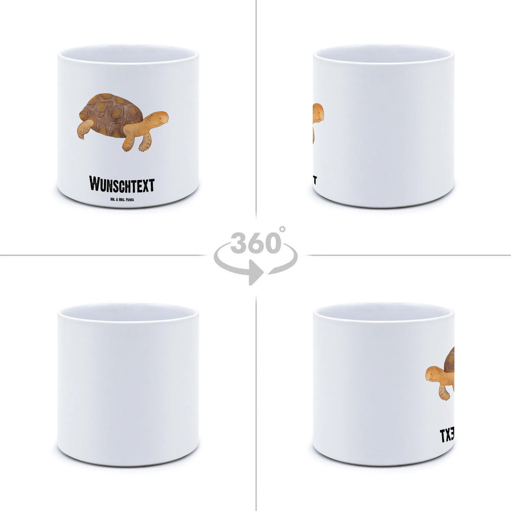 Personalisierter XL Blumentopf Schildkröte marschiert XL Blumentopf Modern Mit Namen, Übertopf XL Mit Wunschtext, Blumentopf Extra Groß Mit Personalisierung, XL Blumentopf Aus Kunststoff Mit Wunschtext, Großer Pflanzkübel Selbst Gestalten, Großer Dekotopf Mit Namen, Blumentopf Für Garten Mit Wunschtext, Großer Pflanztopf Für Mama Mit Wunschtext, XL Blumentopf Für Wohnzimmer Mit Gravur, Klassischer Großer Blumentopf Mit Gravur, Blumentopf Groß Mit Gravur, Frostsicherer Pflanzkübel Mit Wunschtext, Blumentopf Groß Mit Text, Blumentopf Für Terrasse Personalisiert, Großer Blumentopf Als Geschenk Mit Wunschtext, XL Blumentopf Mit Wunschtext, Großer Übertopf Für Hochzeit Mit Gravur, Beton Blumentopf Groß Mit Namen, XL Blumentopf Mit Namen, XL Pflanzgefäß Mit Wunschtext, Blumentopf Groß Aus Keramik Mit Gravur, Rustikaler XL Blumentopf Personalisiert, Pflanzkübel Groß Mit Namen, Großer Blumentopf Personalisiert, Wetterfester XL Blumentopf Mit Gravur, Geschenk Frauen, Ton Blumentopf Groß Mit Wunschtext, Pflanztopf Groß Mit Gravur, Blumentopf Für Balkon Mit Namen, Personalisierter XL Blumentopf, Meer, Urlaub, Meerestiere, Inspiration, Schildkröten, Motivation, Neustart, Schildkröte, Get Lost, Abenteuer, Reiselust, Lieblingsmensch