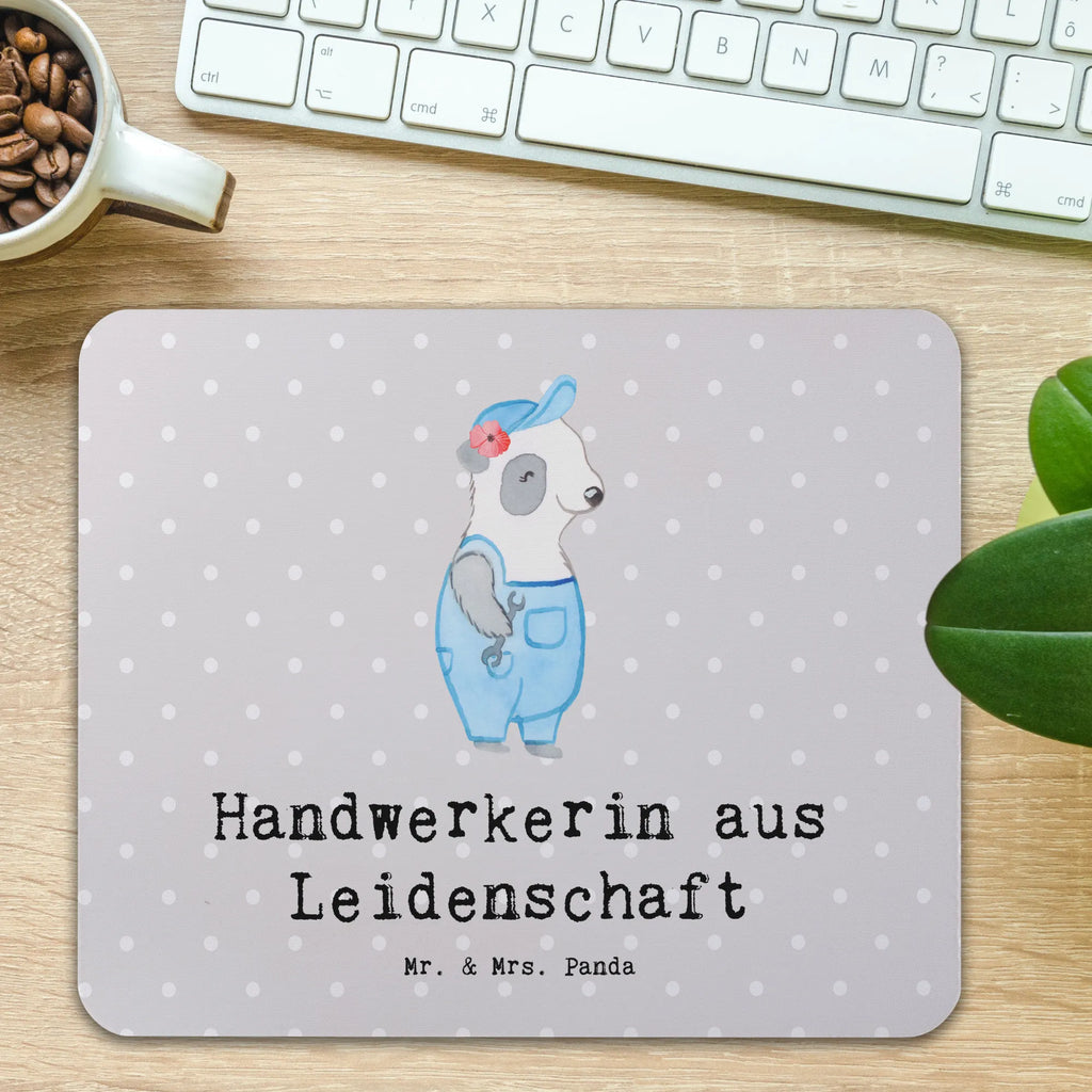 Mauspad Handwerkerin aus Leidenschaft mousematte, Mousepad, Mausmatte, laptop mauspad, pc mousepad, computermatte, computer mousepad, mauspad laptop, laptop mousepad, mausteppich, notebook mauspad, Mausunterlage, mauspad pc, computer mauspad, pc mausunterlage, pc mauspad, Mauspad, Geschenk, Schenken, Jubiläum, Danke, Dankeschön, Beruf, Ausbildung, Abschied, Rente, Kollege, Kollegin, Arbeitskollege, Mitarbeiter, Firma, Werkstatt, Handwerksbetrieb, Gesellenprüfung, Handwerkerin