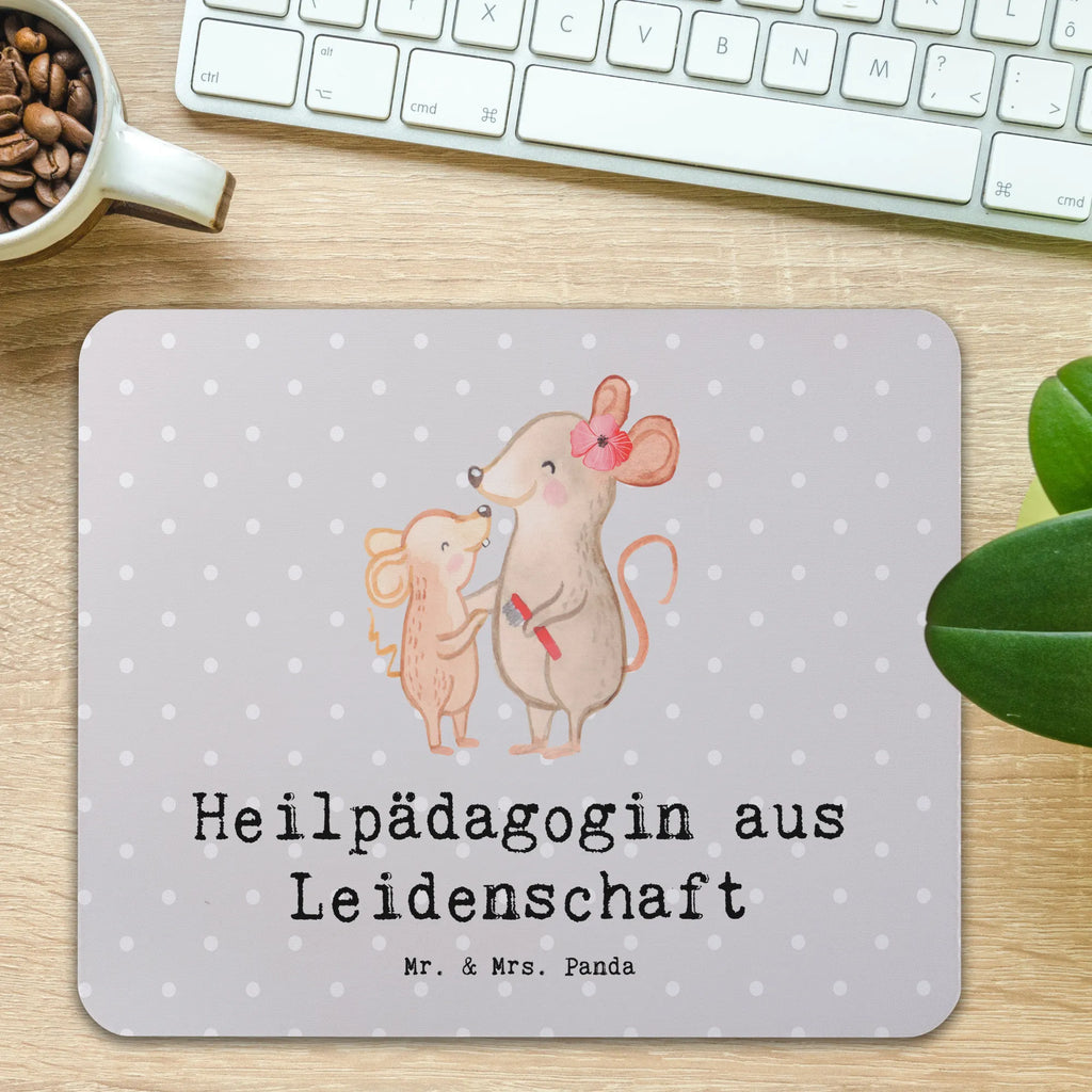 Mauspad Heilpädagogin aus Leidenschaft Computer zubehör, PC Zubehör, Mauspad, Arbeitszimmer, Mausunterlage, Einzigartiges Mauspad, Mauspad Büro, Mousepad, Büroausstattung, Designer Mauspad, Beruf, Ausbildung, Jubiläum, Abschied, Rente, Kollege, Kollegin, Geschenk, Schenken, Arbeitskollege, Mitarbeiter, Firma, Danke, Dankeschön, Heilpädagogik, Heilpädagogin, Studium