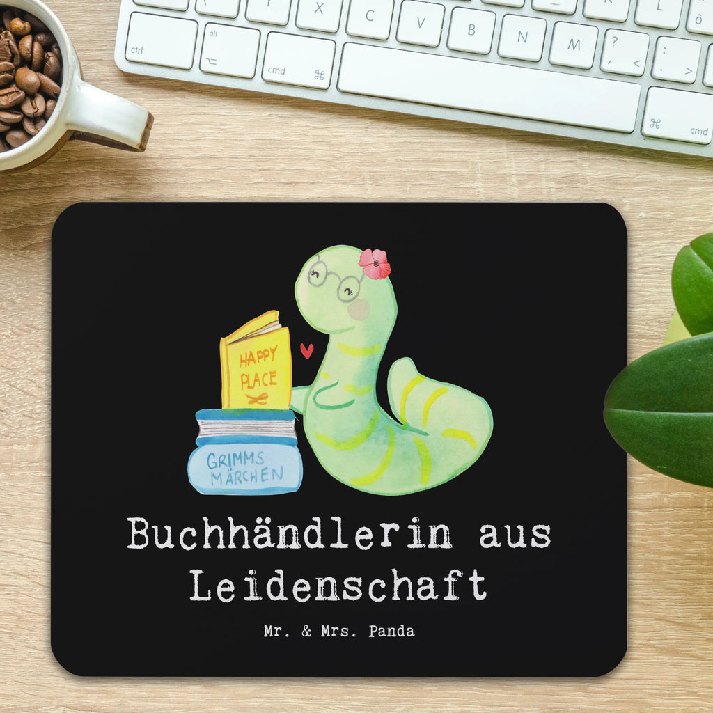 Mouse mat bookseller Passion mousematte, laptop mauspad, computer mousepad, pc mousepad, mauspad pc, pc mauspad, computermatte, Mousepad, computer mauspad, Mauspad, mauspad laptop, laptop mousepad, mausteppich, notebook mauspad, Mausunterlage, pc mausunterlage, Mausmatte, Geschenk, Schenken, Jubiläum, Danke, Dankeschön, Beruf, Ausbildung, Abschied, Rente, Kollege, Kollegin, Arbeitskollege, Mitarbeiter, Firma, Buchhändlerin, Bücherwurm, Buchverkäuferin, Buchhandlung, Bibliothekarin