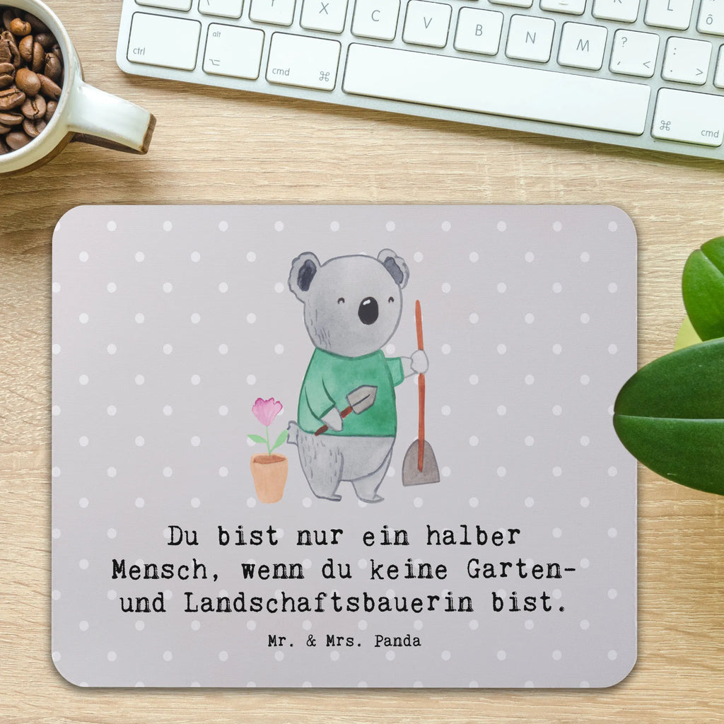 Mauspad Garten- und Landschaftsbauerin mit Herz mousematte, laptop mousepad, computermatte, Mausunterlage, pc mauspad, pc mousepad, Mausmatte, pc mausunterlage, mauspad laptop, computer mousepad, laptop mauspad, mausteppich, computer mauspad, mauspad pc, Mauspad, Mousepad, notebook mauspad, Geschenk, Schenken, Jubiläum, Danke, Dankeschön, Beruf, Ausbildung, Abschied, Rente, Kollege, Kollegin, Arbeitskollege, Mitarbeiter, Firma, Gartenplaner, Hobbygärtnerin, Gärtnerin, Gärtnerei, Gartenbau, Garten- und Landschaftsbauerin