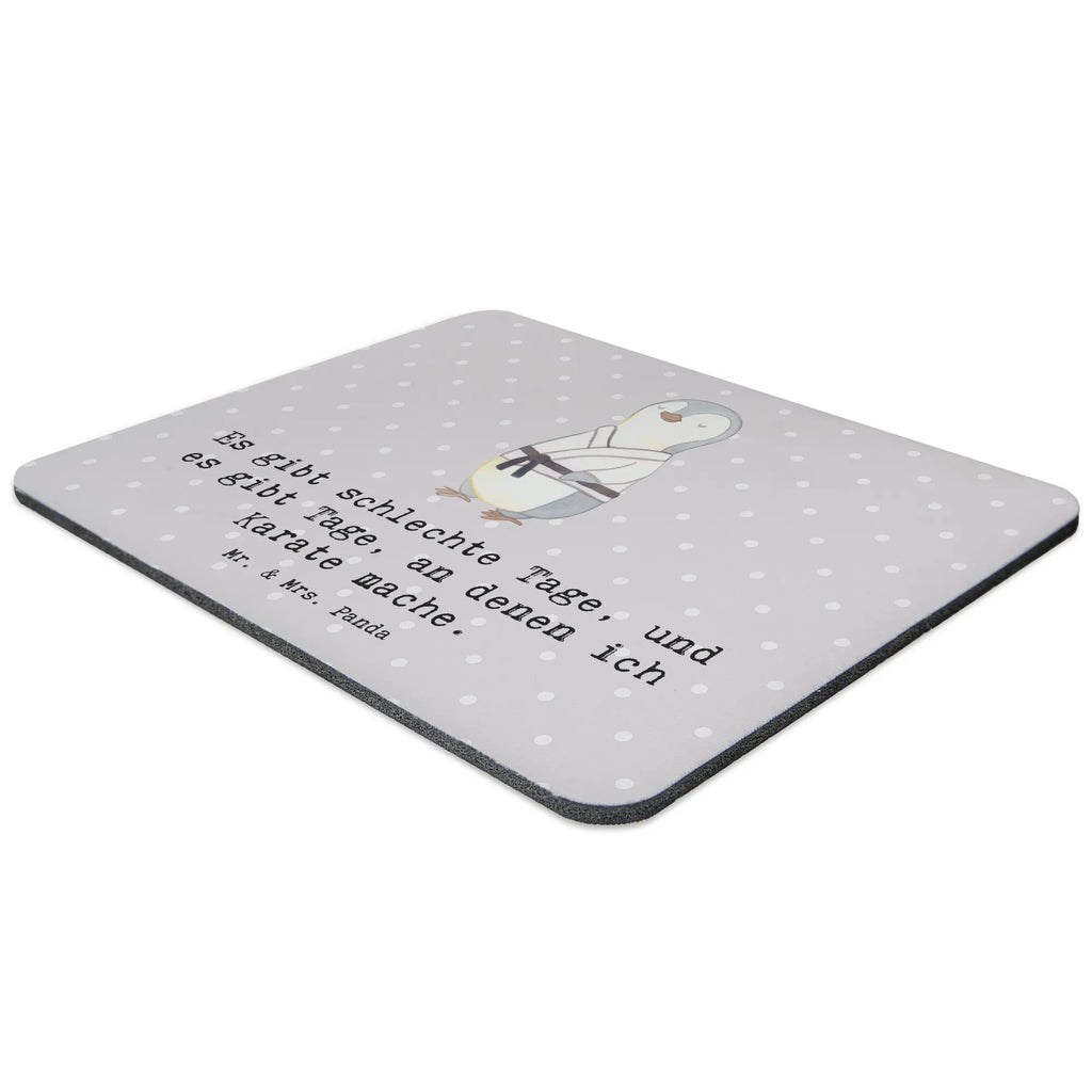 Mouse mat penguin karate Computer zubehör, Einzigartiges Mauspad, Mausunterlage, Mauspad, Designer Mauspad, Mousepad, Arbeitszimmer, Büroausstattung, Mauspad Büro, PC Zubehör, Geschenk, Sport, Sportart, Hobby, Schenken, Danke, Dankeschön, Auszeichnung, Gewinn, Sportler, Karate, Selbstverteidigung, Kampfkunst, Karate Verein, Kampfsportart