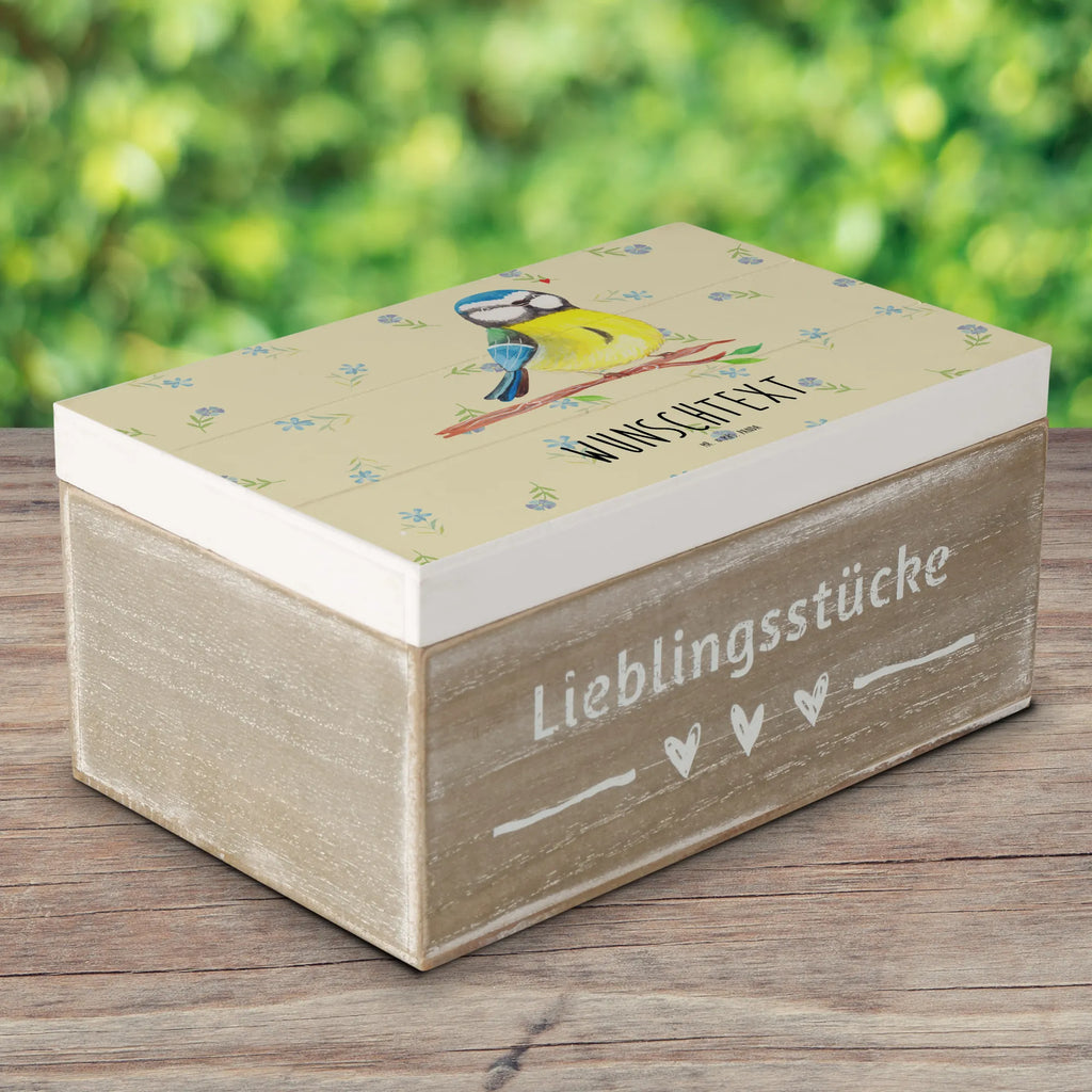 Personalisierte Holzkiste Vogel Blaumeise Schatulle Personalisiert, Holzkiste Personalisiert, Aufbewahrungsbox mit Namen, Kiste mit Namen, GEschenkdose Personalisiert, Schatzkiste Personalisiert, Schatzkiste mit Namen, Dekokiste Personalisiert, Kiste Personalisiert, Erinnerungsbox Personalisiert, Truhe Personalisiert, Dekokiste mit Namen, Aufbewahrungsbox Personalisiert, Erinnerungsbox mit Namen, mit Namen, Geschenkbox Personalisiert, Schatulle mit Namen, Truhe mit Namen, Holzkiste mit Namen, Erinnerungskiste Personalisiert, Ostern Geschenk, Osterdeko, Ostern, Ostergeschenke, Ostergeschenke Kinder, Geschenke zu Ostern, Ostern Kinder, Osterhase, Osternest, Frühlingsgefühle, Blaumeise, Ostergrüße, Osterzeit, Liebe Grüße, Vogel, Frühling