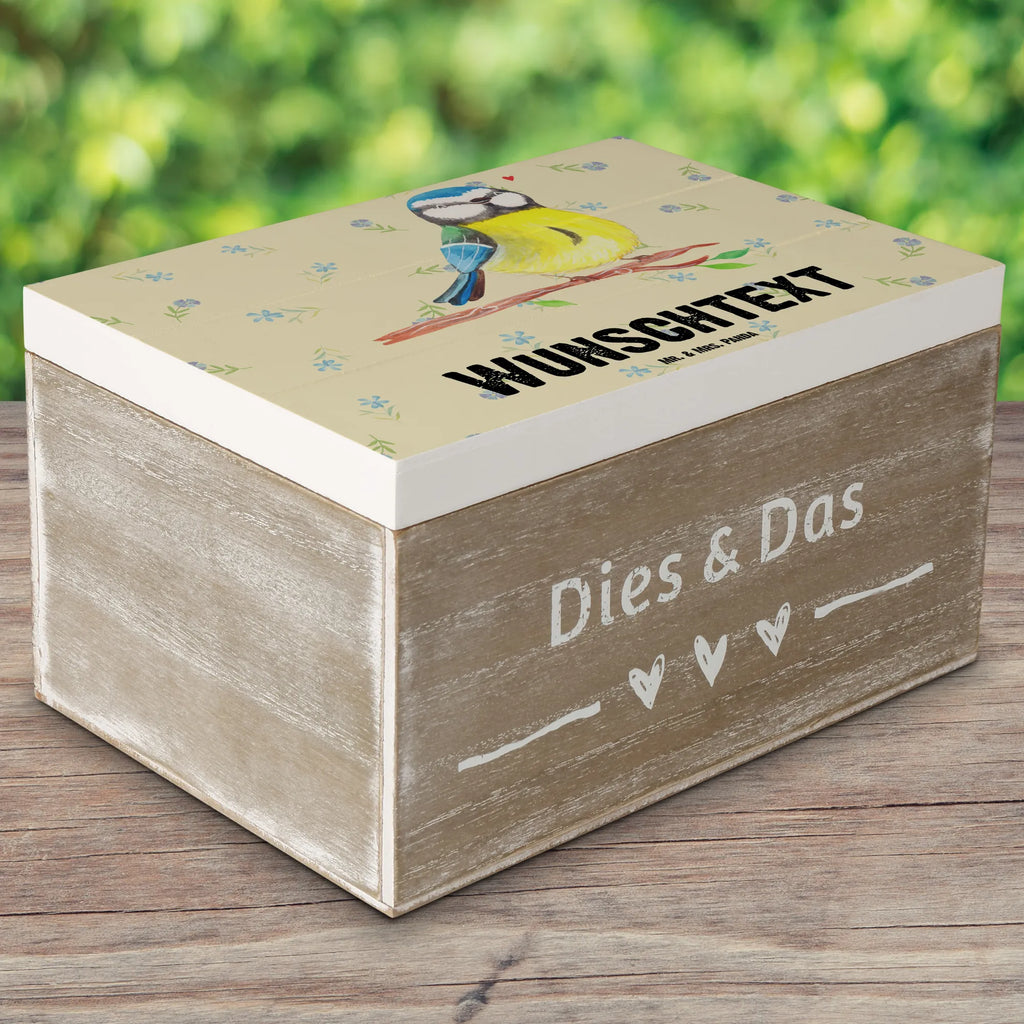 Personalisierte Holzkiste Vogel Blaumeise Schatulle Personalisiert, Holzkiste Personalisiert, Aufbewahrungsbox mit Namen, Kiste mit Namen, GEschenkdose Personalisiert, Schatzkiste Personalisiert, Schatzkiste mit Namen, Dekokiste Personalisiert, Kiste Personalisiert, Erinnerungsbox Personalisiert, Truhe Personalisiert, Dekokiste mit Namen, Aufbewahrungsbox Personalisiert, Erinnerungsbox mit Namen, mit Namen, Geschenkbox Personalisiert, Schatulle mit Namen, Truhe mit Namen, Holzkiste mit Namen, Erinnerungskiste Personalisiert, Ostern Geschenk, Osterdeko, Ostern, Ostergeschenke, Ostergeschenke Kinder, Geschenke zu Ostern, Ostern Kinder, Osterhase, Osternest, Frühlingsgefühle, Blaumeise, Ostergrüße, Osterzeit, Liebe Grüße, Vogel, Frühling